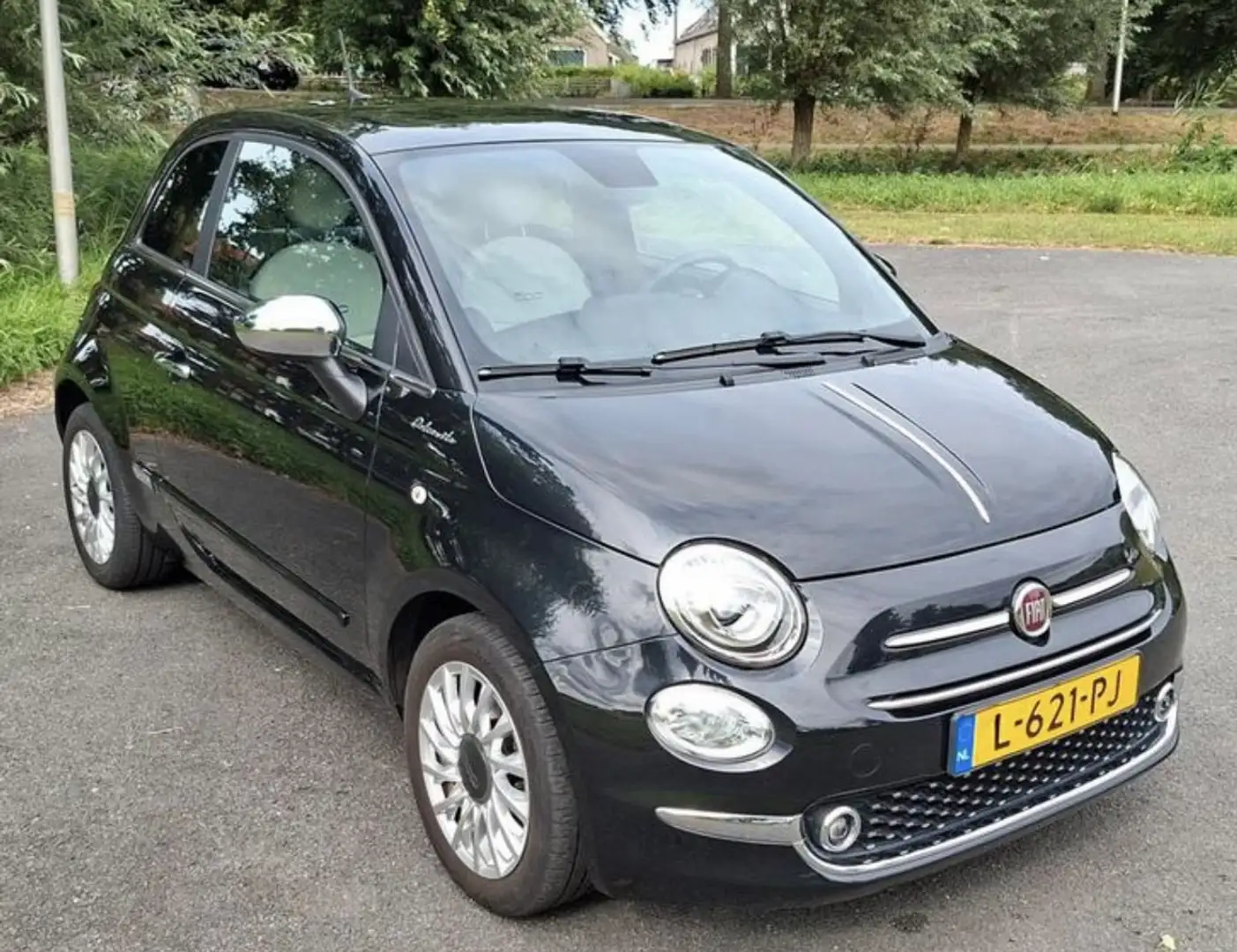 Fiat 500 1.0 Hybrid Dolcevita met panoramadak en lederen st Zwart - 1
