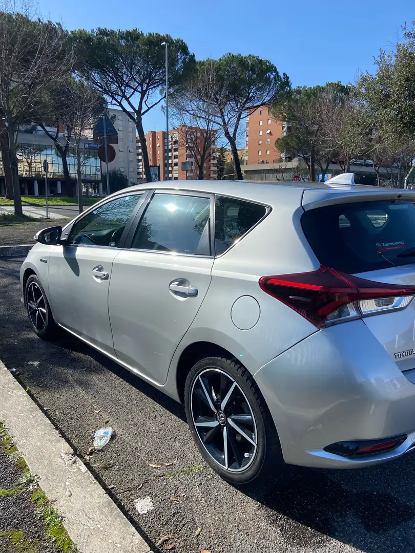 Toyota Auris 1.8h Active cvt - 2