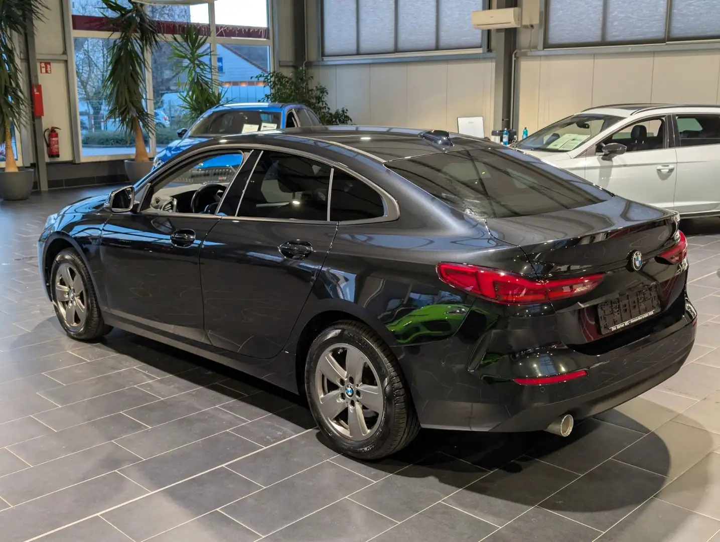 BMW 216 Gran Coupé  Aut. Advantage 1.Hand Noir - 2