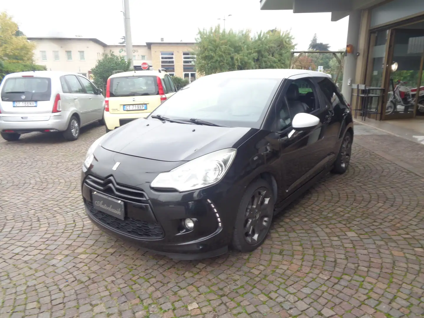 Citroen DS3 DS3 1.6 hdi 92cv PELLE,NAVI FULL. OK NEO PATENTATI Nero - 1