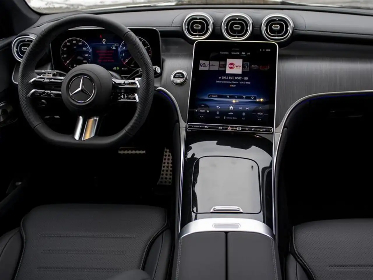 Mercedes-Benz GLC снимка Mercedes-Benz GLC