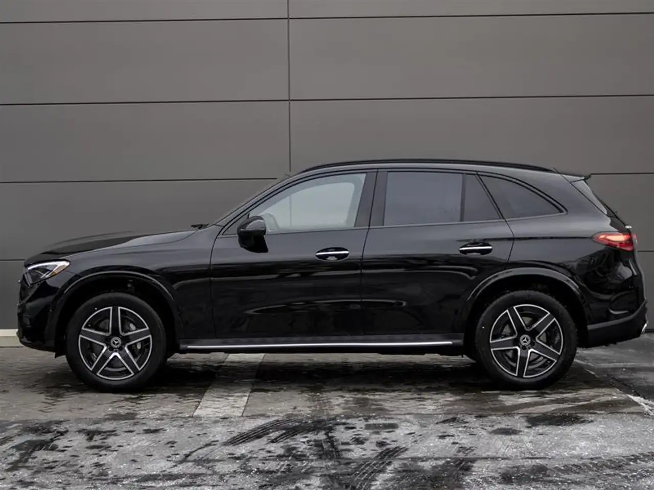 Mercedes-Benz GLC снимка Mercedes-Benz GLC