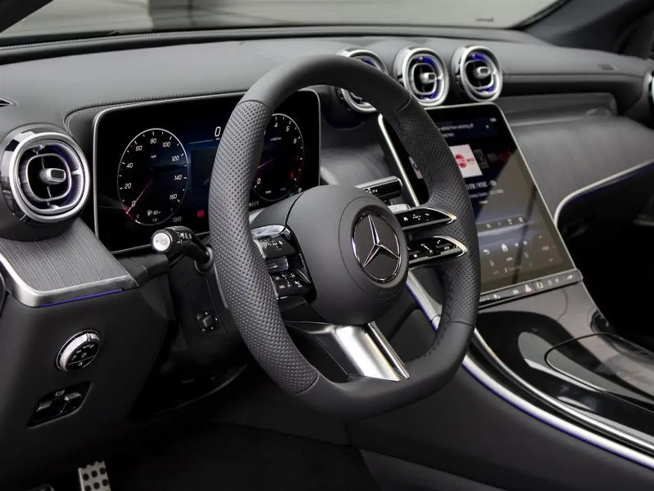 Mercedes-Benz GLC снимка Mercedes-Benz GLC