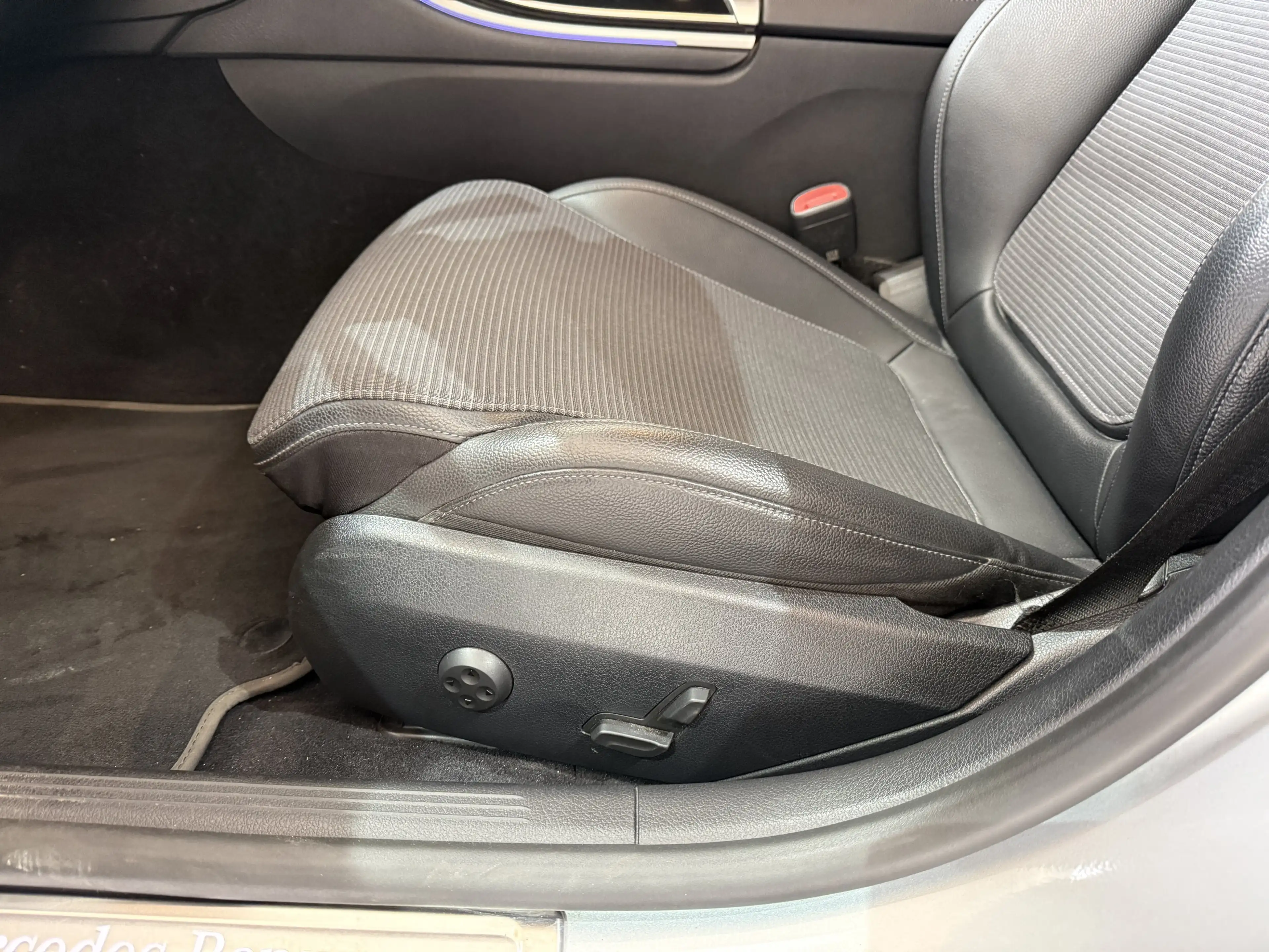 Mercedes-Benz C 220 LED Scheinwerfer / Ambi-Light / elektr. Heckklappe — photo 12