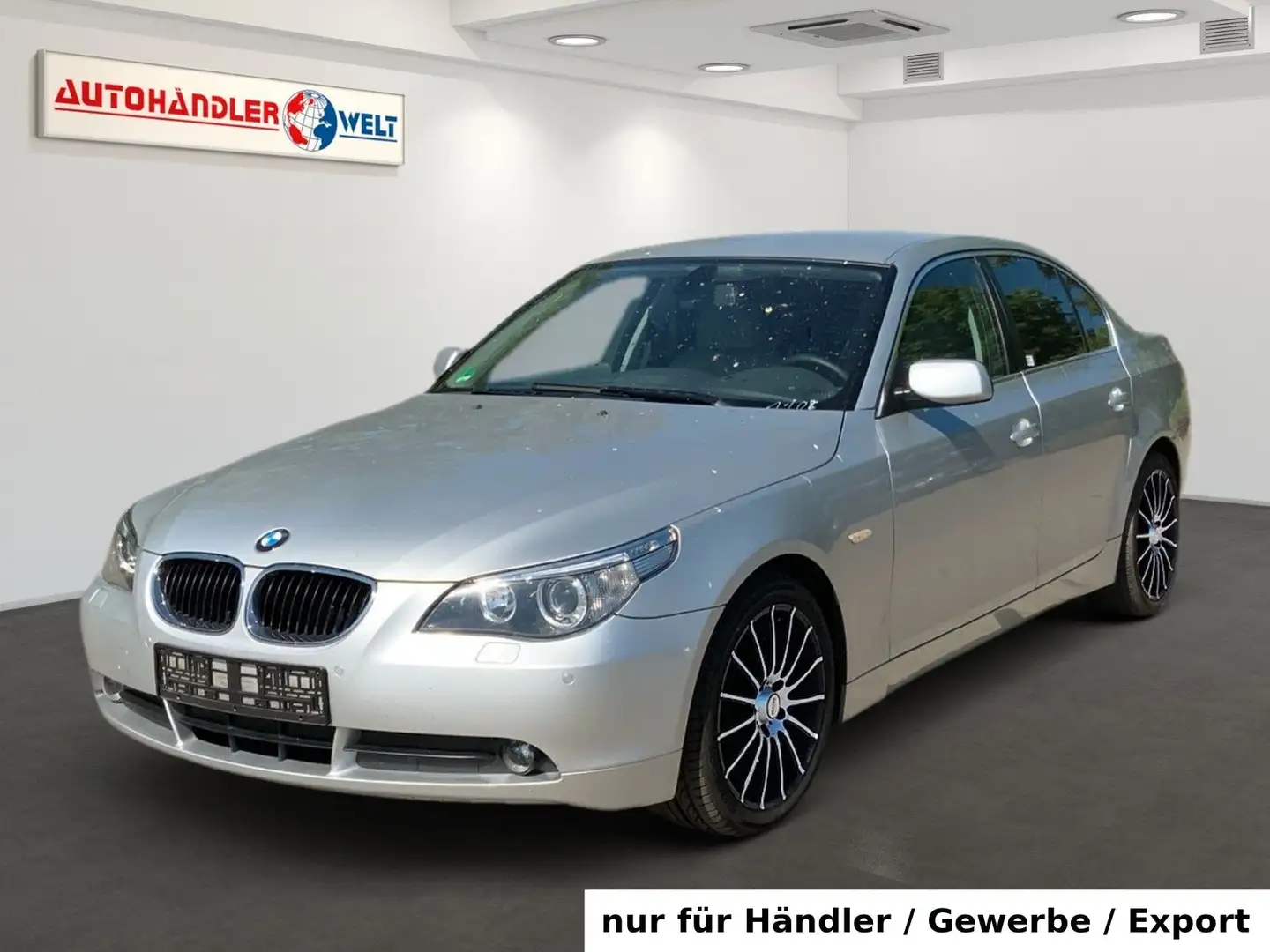BMW 520 520i Lim. Xenon AAC PDC SHZ Tempo Navi Silber - 1