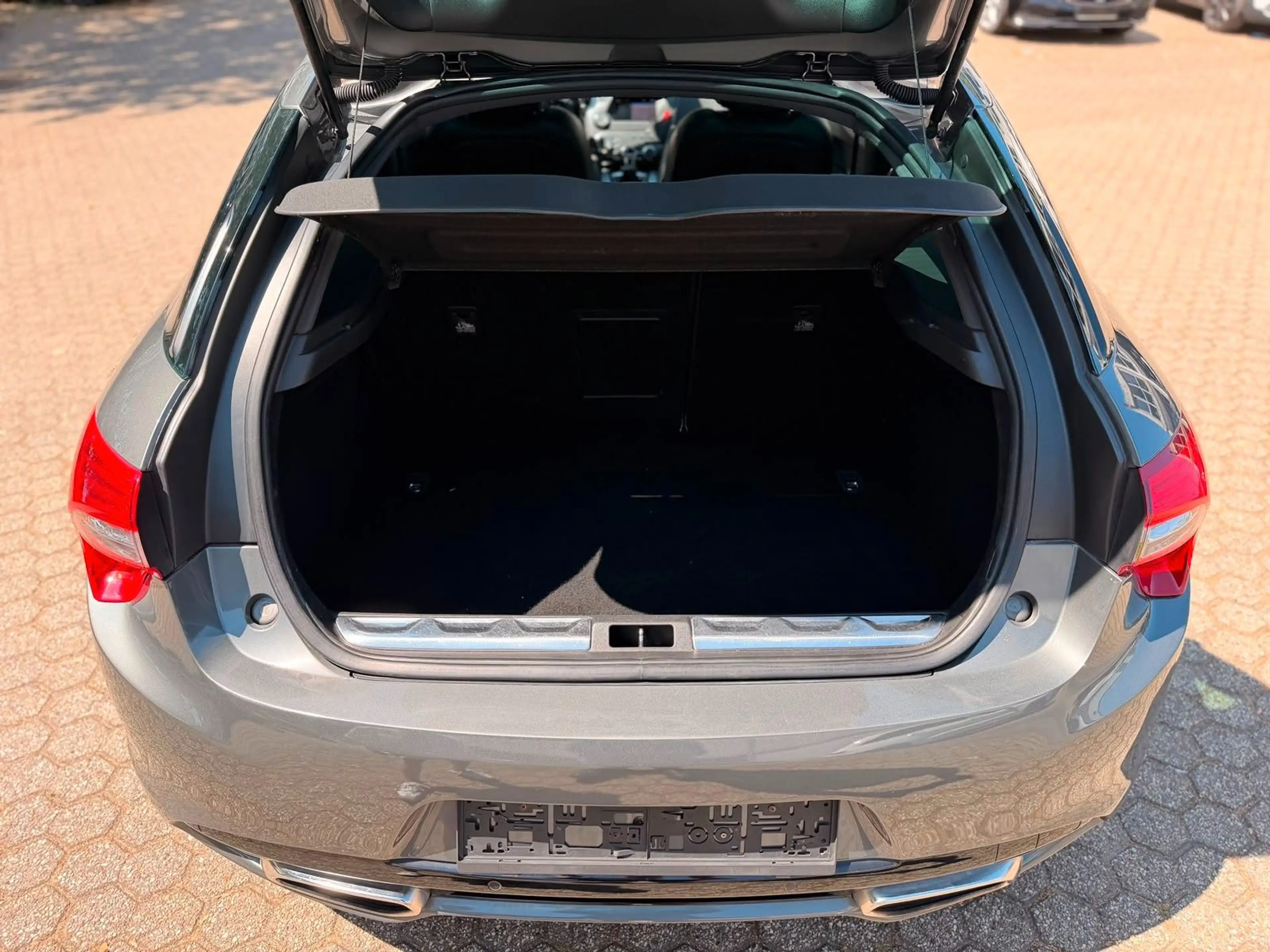 Citroen DS5 SportChic / Pano / Navi / R-Kamera / Head-Up — photo 15