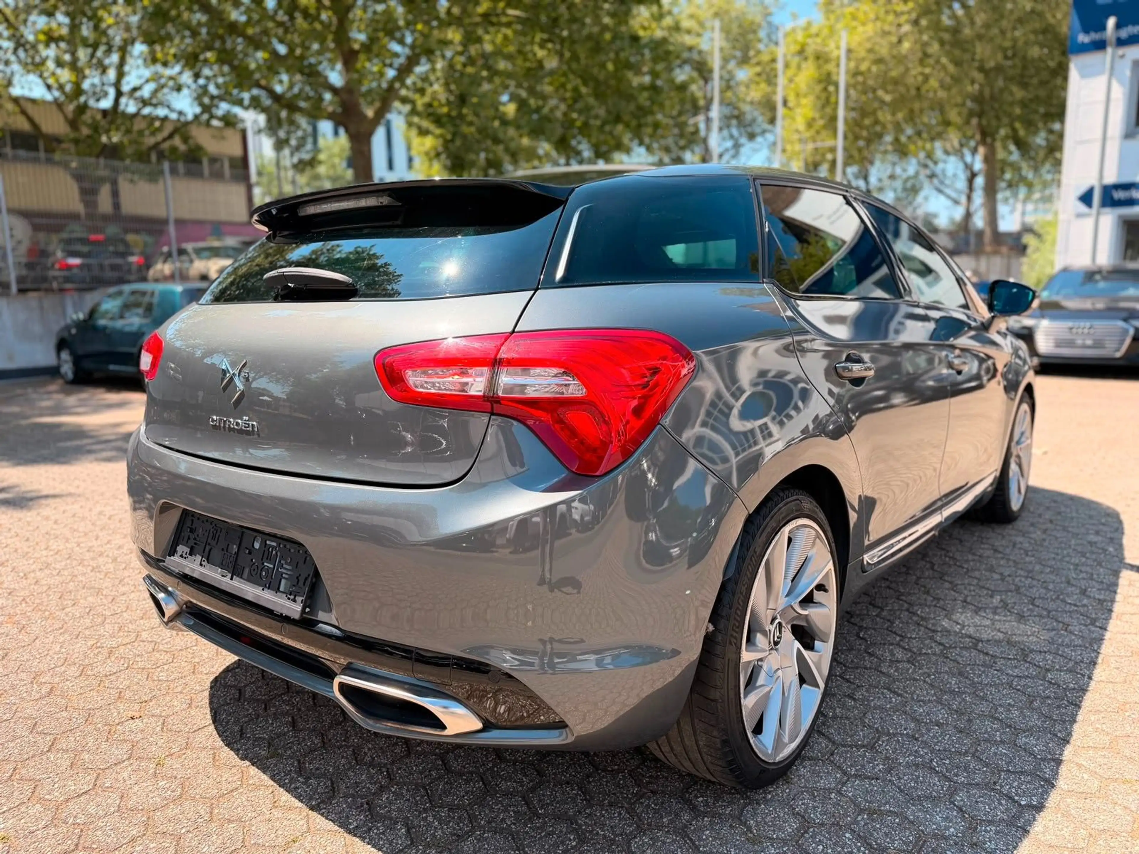 Citroen DS5 SportChic / Pano / Navi / R-Kamera / Head-Up — photo 6