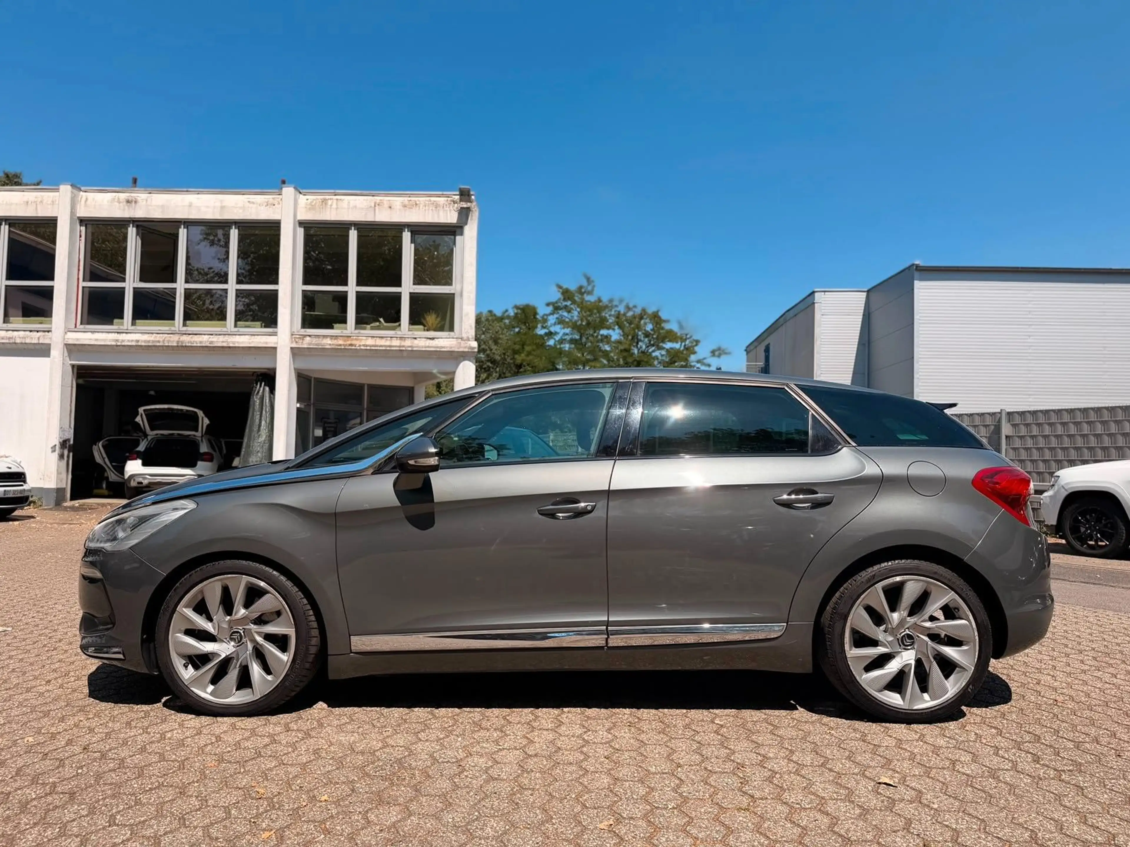 Citroen DS5 SportChic / Pano / Navi / R-Kamera / Head-Up — photo 3