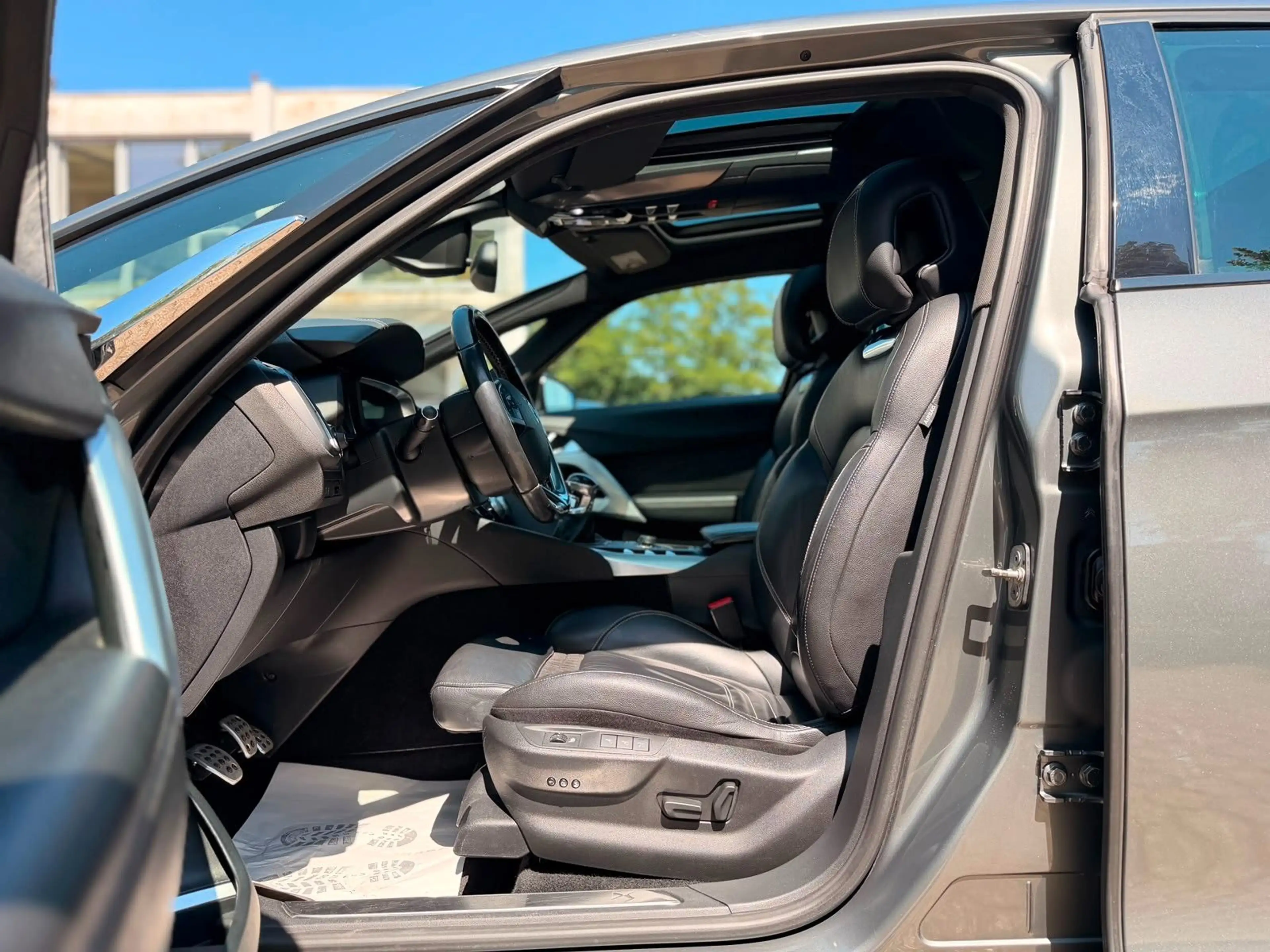 Citroen DS5 SportChic / Pano / Navi / R-Kamera / Head-Up — photo 9
