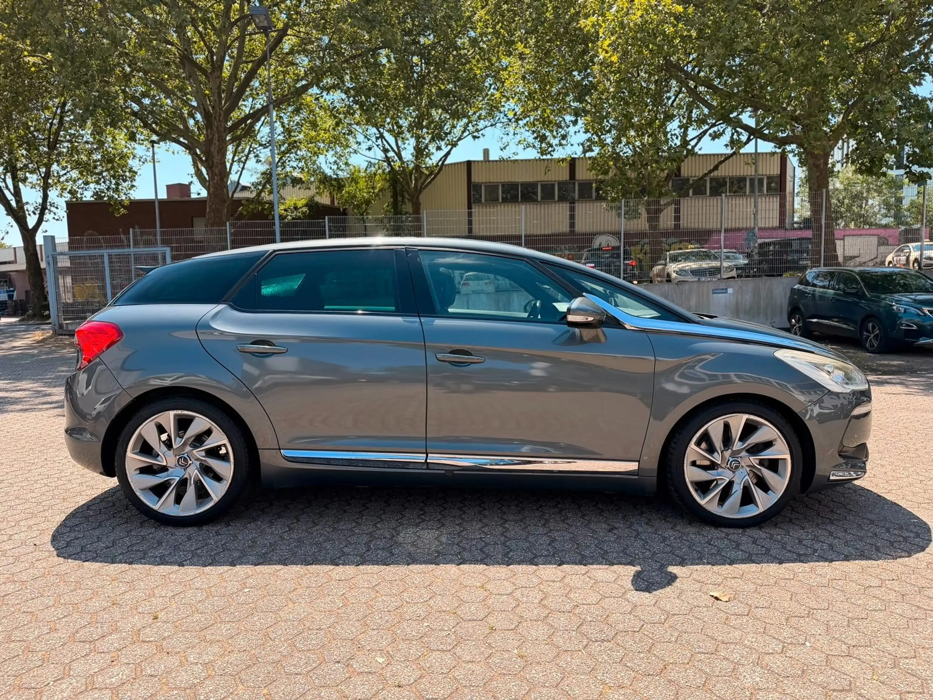 Citroen DS5 SportChic / Pano / Navi / R-Kamera / Head-Up — photo 7