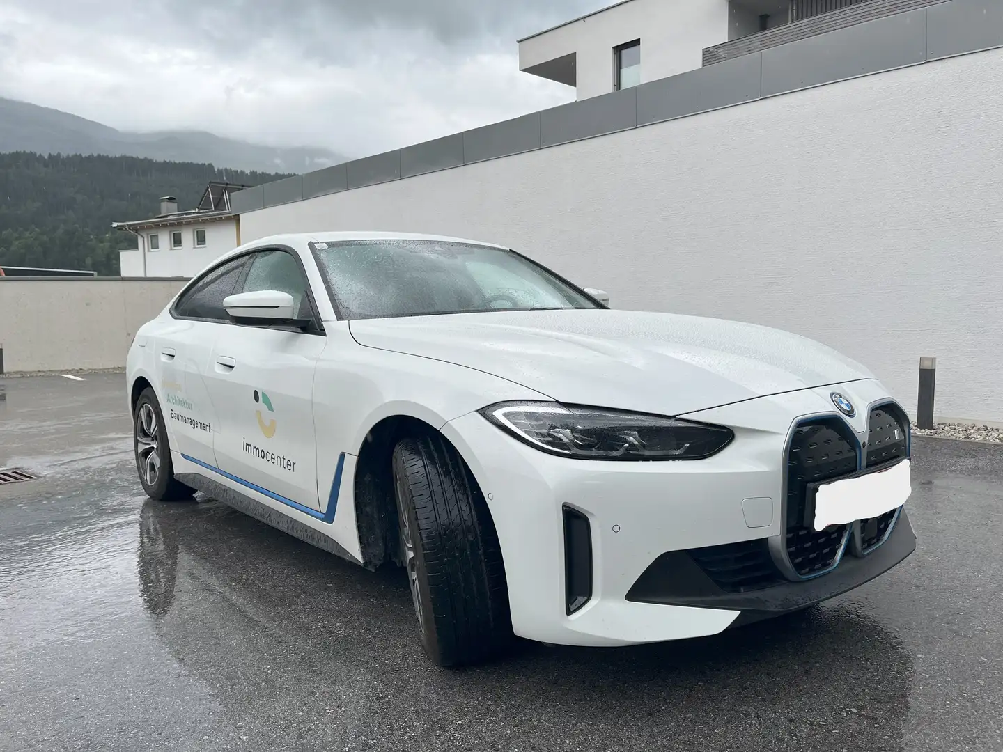 BMW i4 i4 Gran Coupe eDrive35 67kWh Weiß - 1