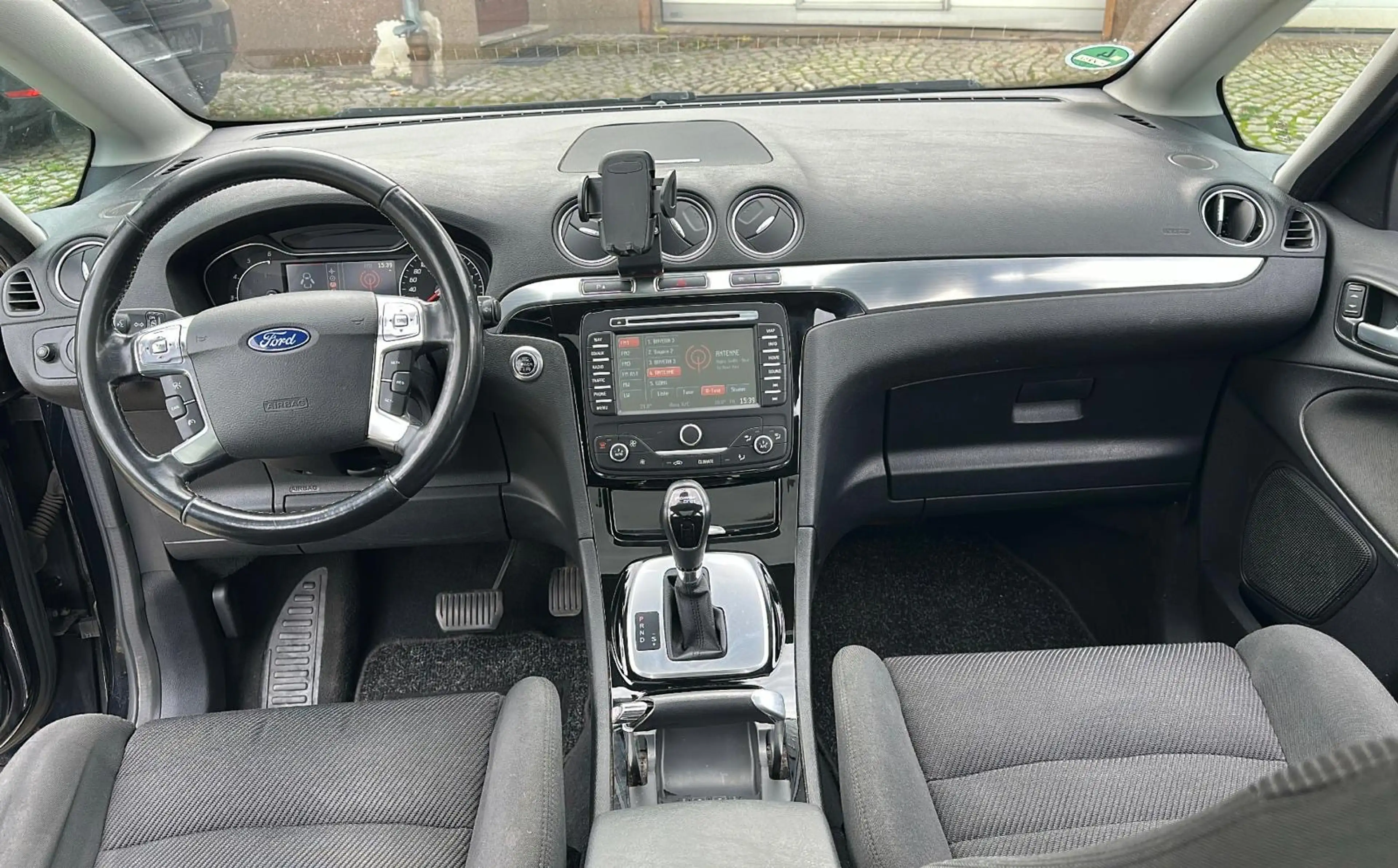 Ford S-Max Titanium/ Panoramadach / 7 Sitze / Spurhalteass. — photo 9
