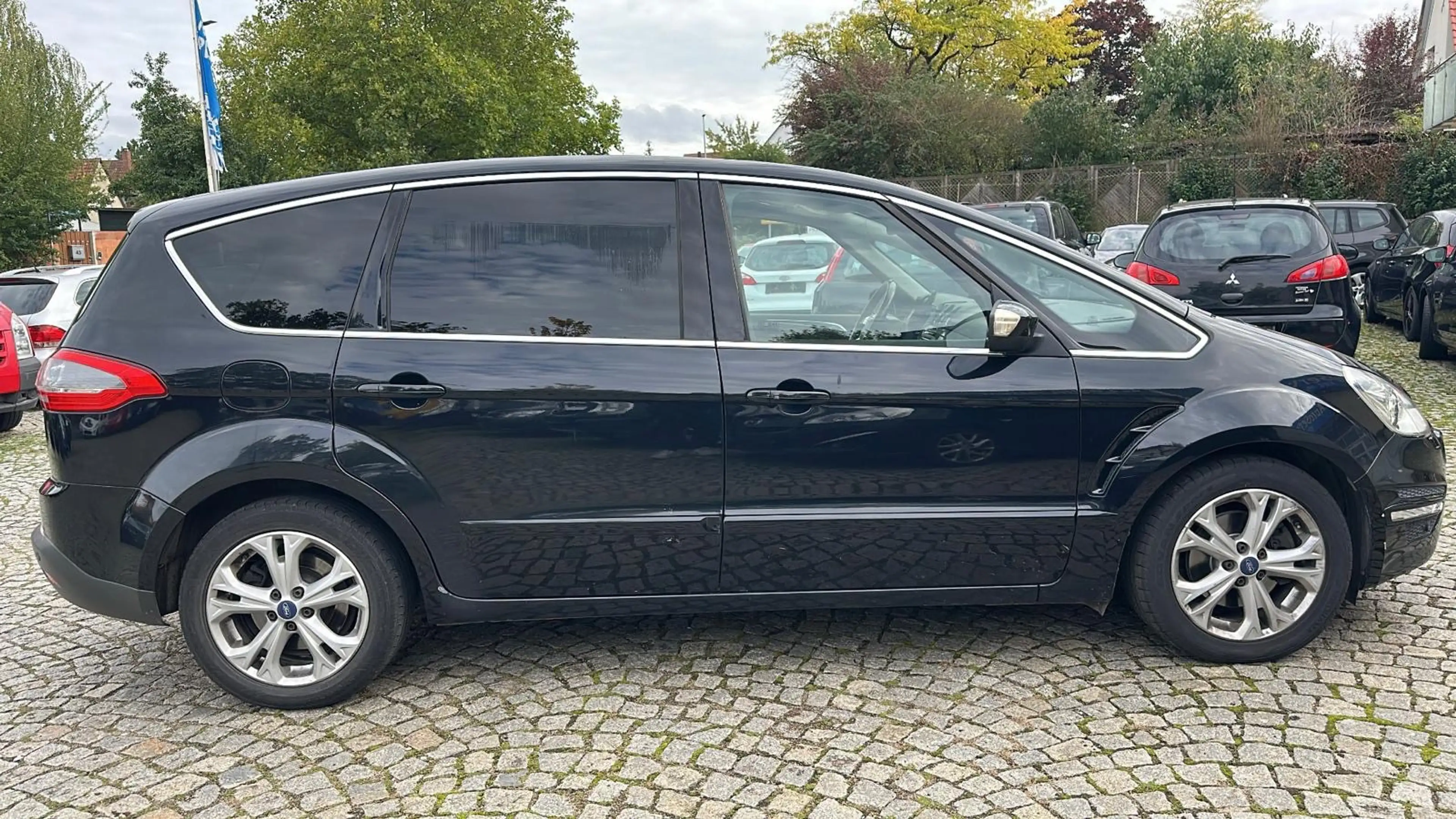 Ford S-Max Titanium/ Panoramadach / 7 Sitze / Spurhalteass. — photo 7