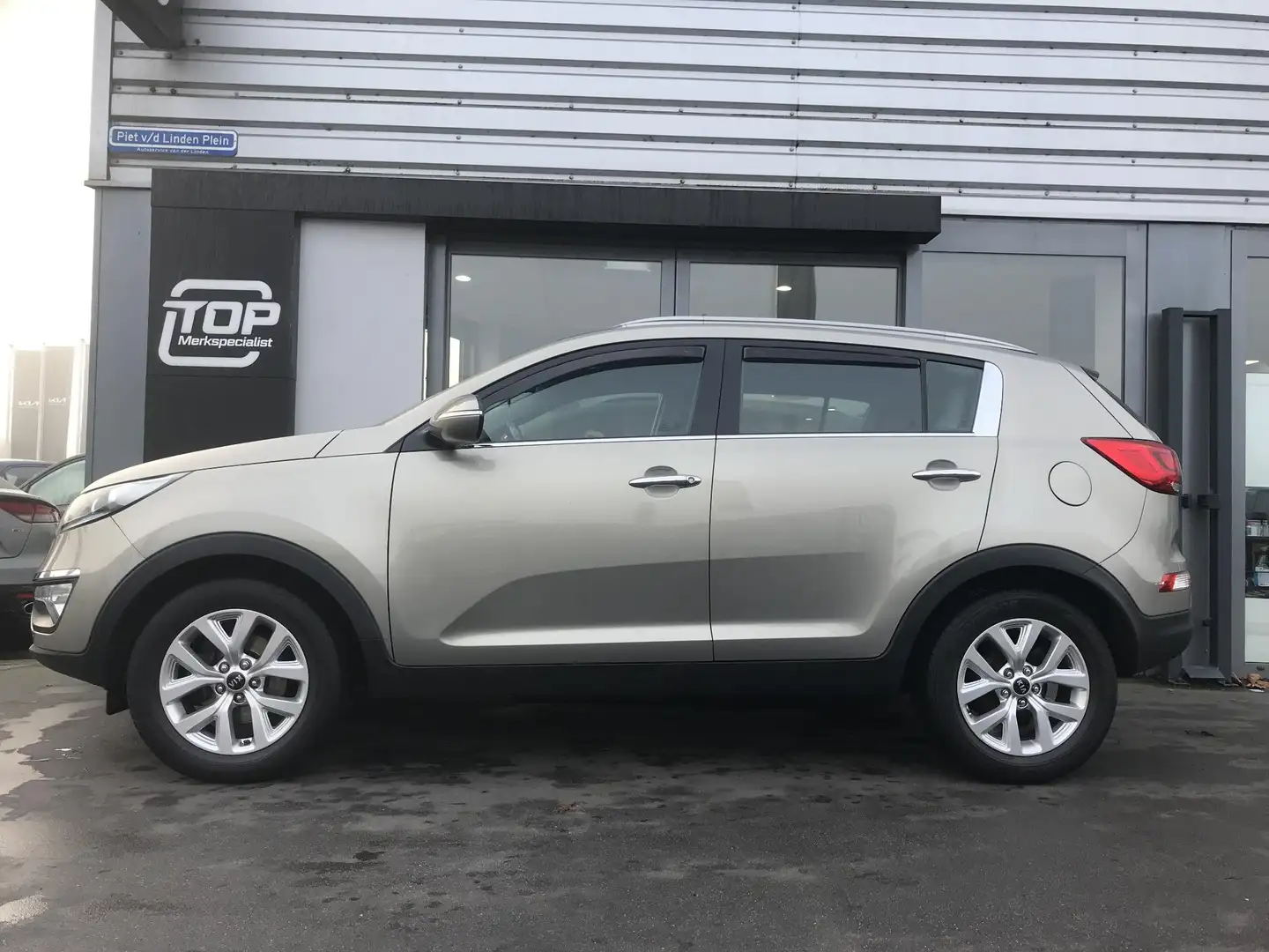 Kia Sportage 1.6 BusinessLine Navi Grau - 2