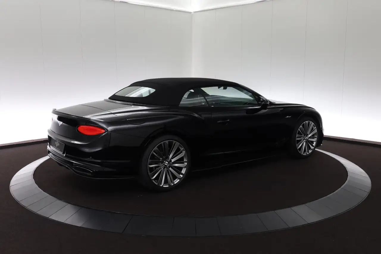 Bentley Continental GTC 2024 — фото 10