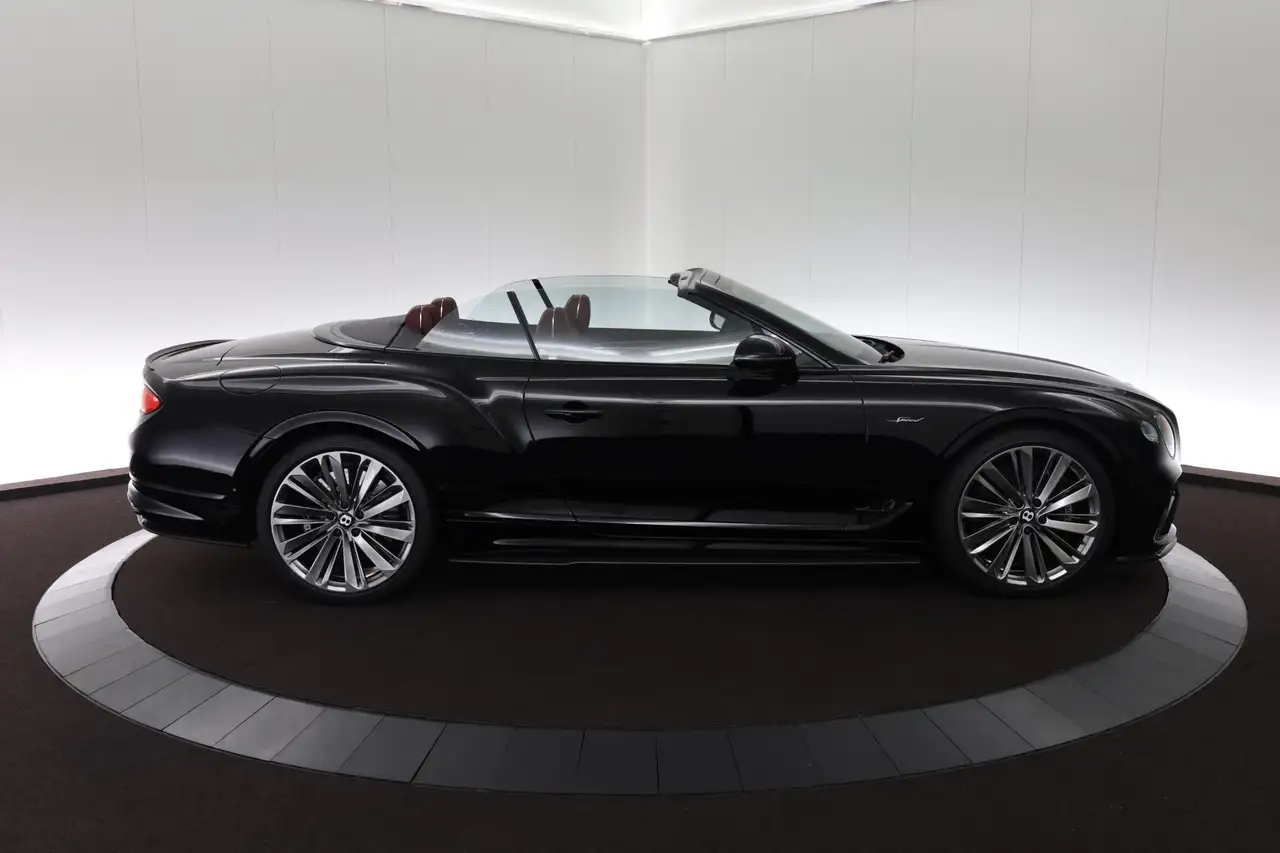 Bentley Continental GTC 2024 — фото 11
