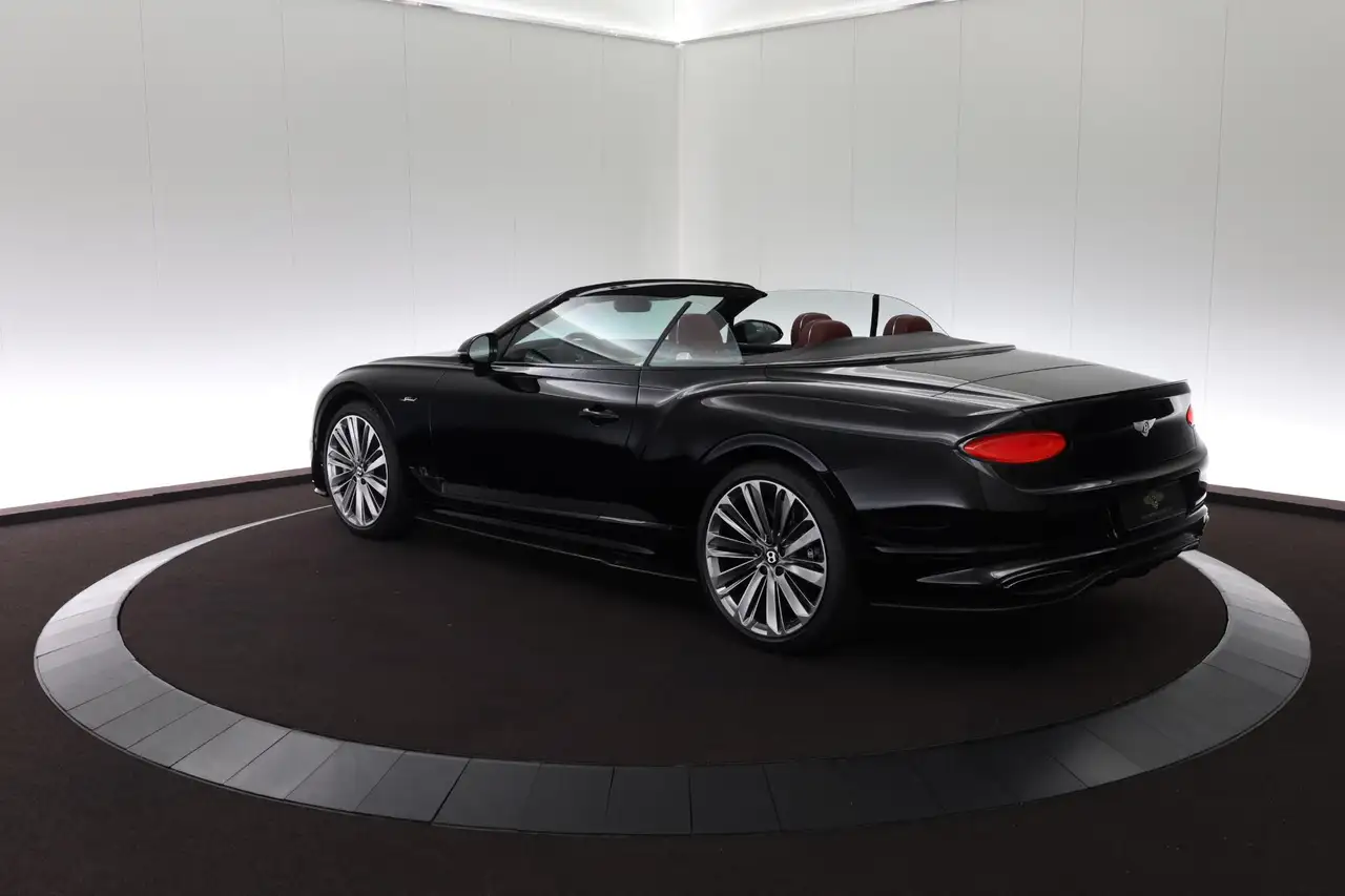 Bentley Continental GTC 2024