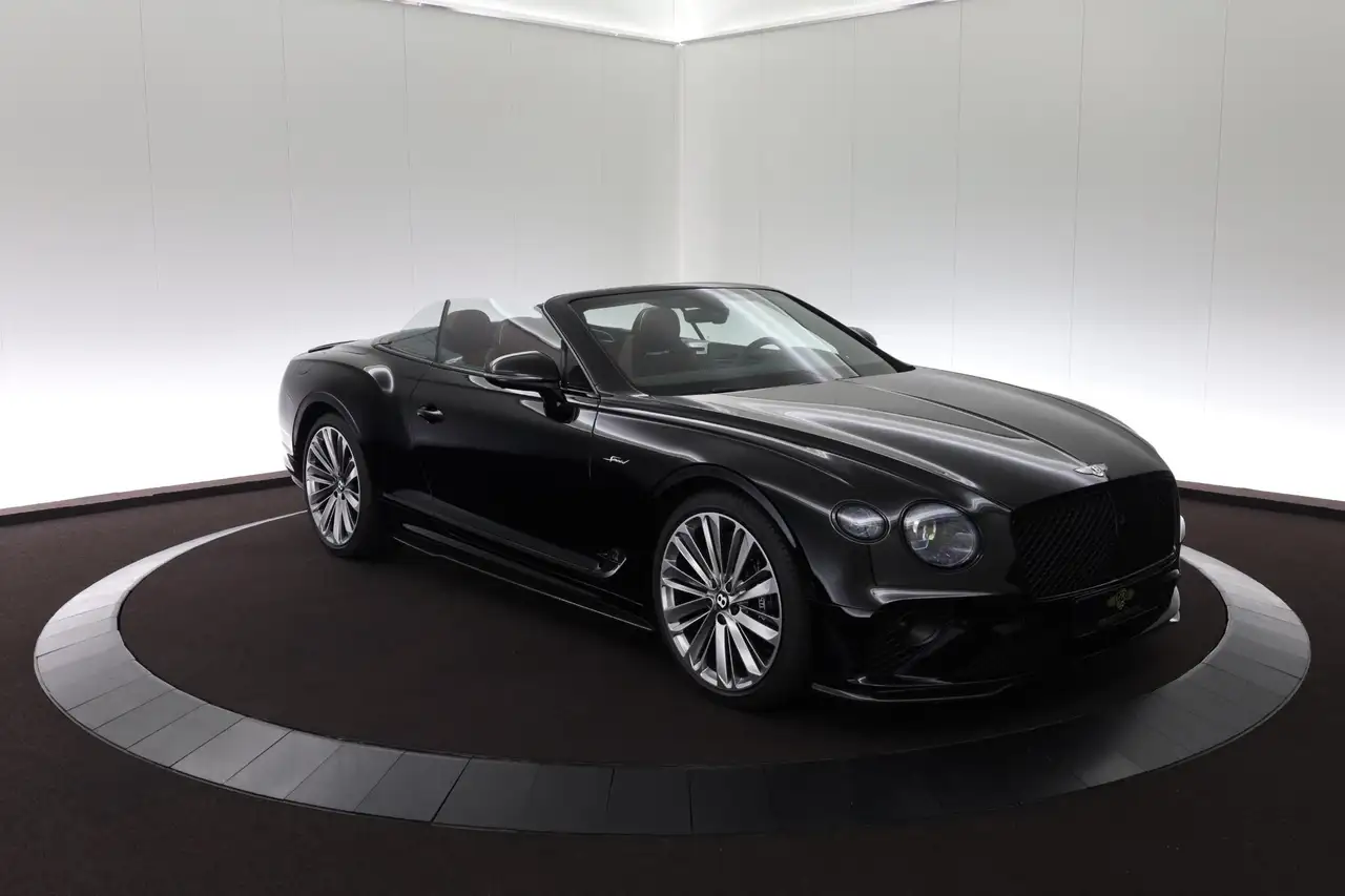 Bentley Continental GTC 2024 — фото 13