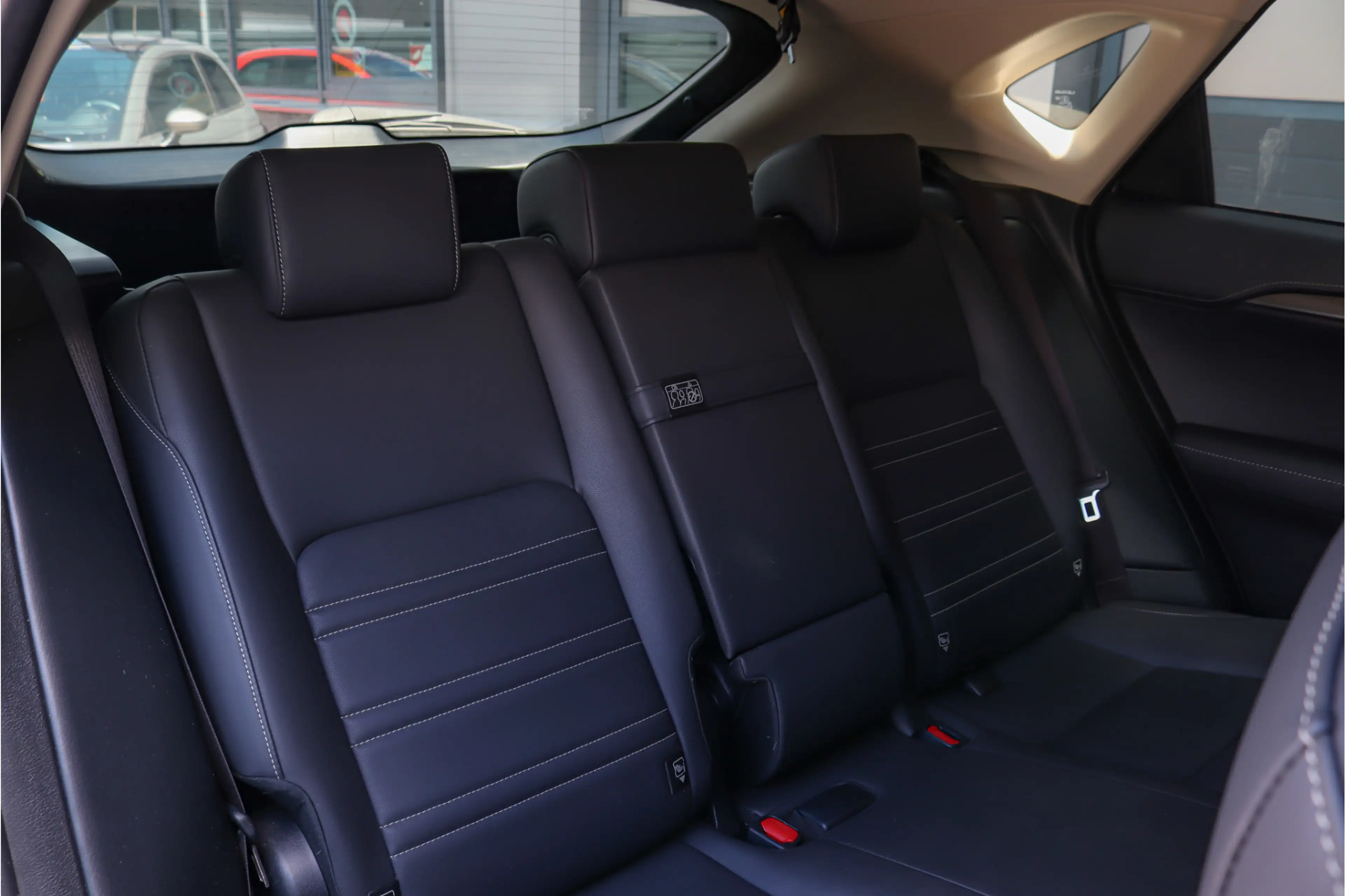 Lexus NX 300h AWD Luxury Line HEV Navi Clima Leder Camera — photo 23