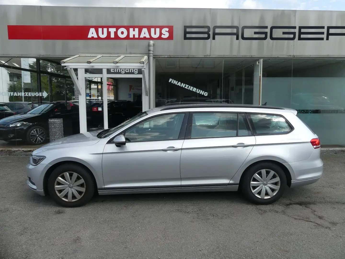 Volkswagen Passat Variant Trendline BMT/Start-Stopp Silber - 1
