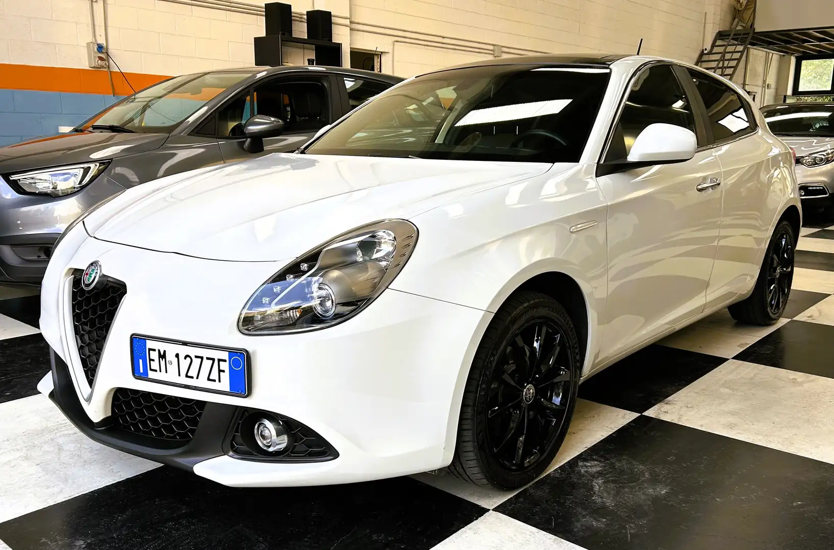 Alfa Romeo Giulietta Giulietta III 2010 2.0 jtdm(2) Distinctive 170cv Blanc - 1