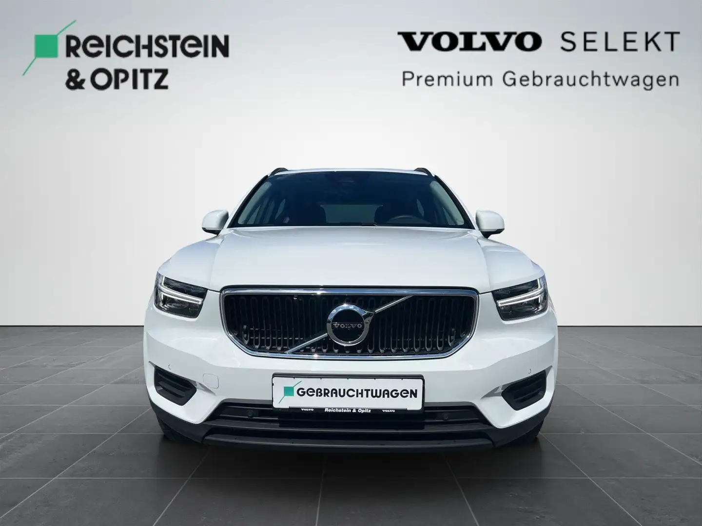 Volvo XC40 T3 Geartronic Momentum Core Weiß - 2