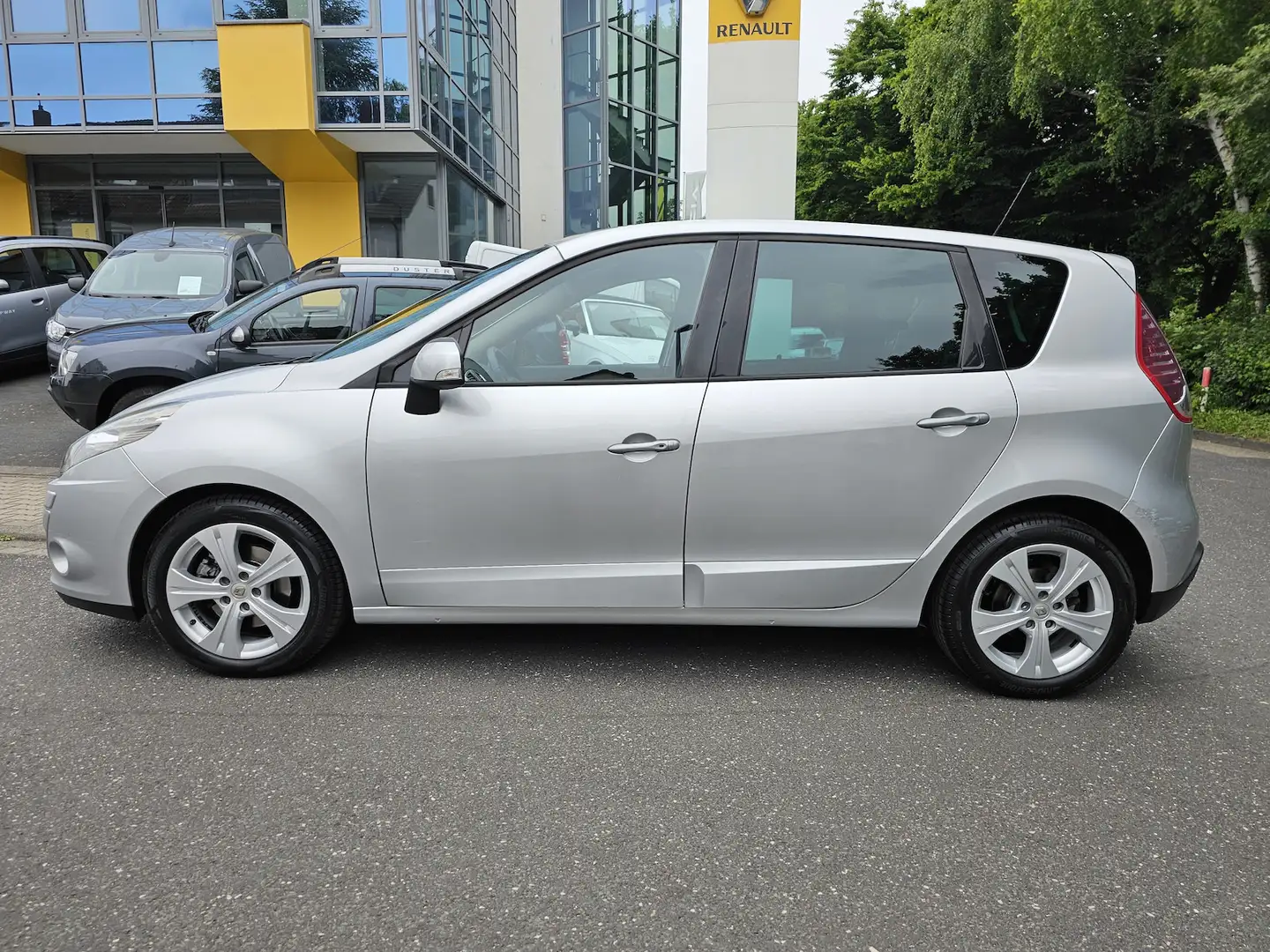 Renault Scenic Luxe+ Autom+ Navi + PDC + Standheizung Silber - 2