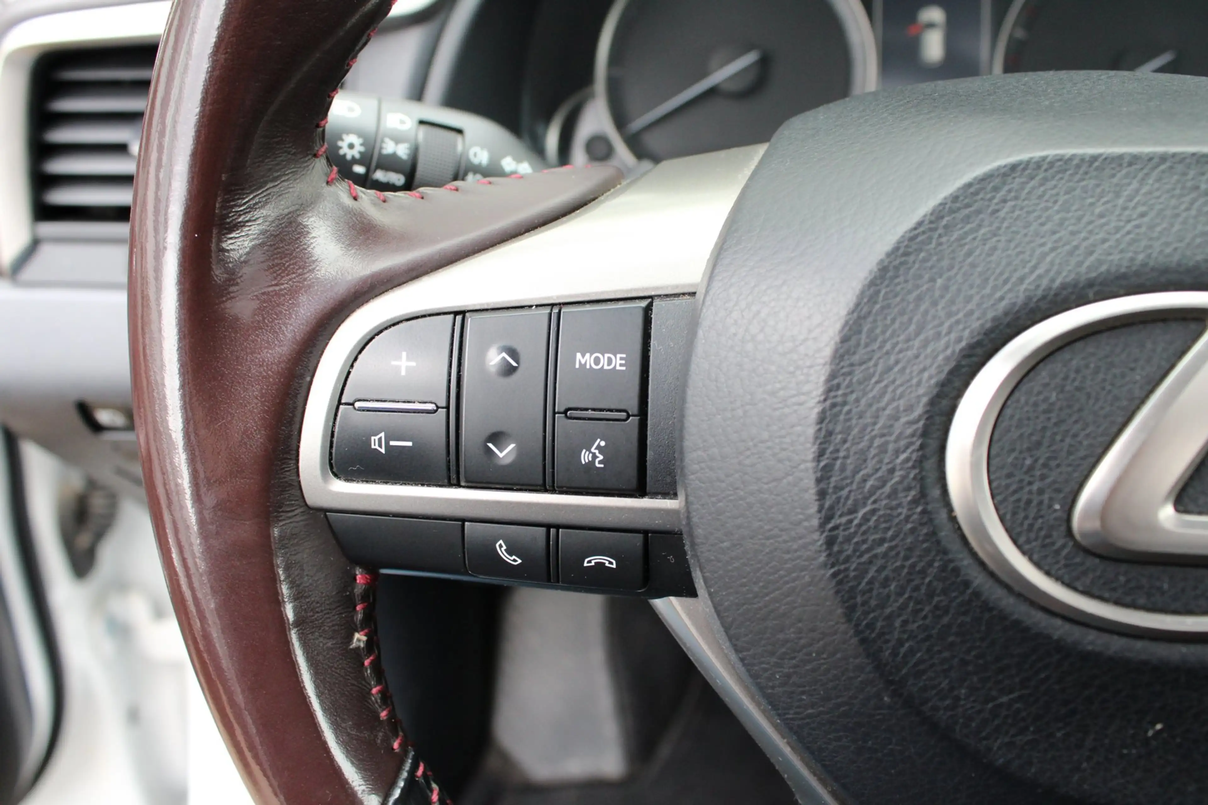 Lexus RX 450h 4WD President Line — photo 23
