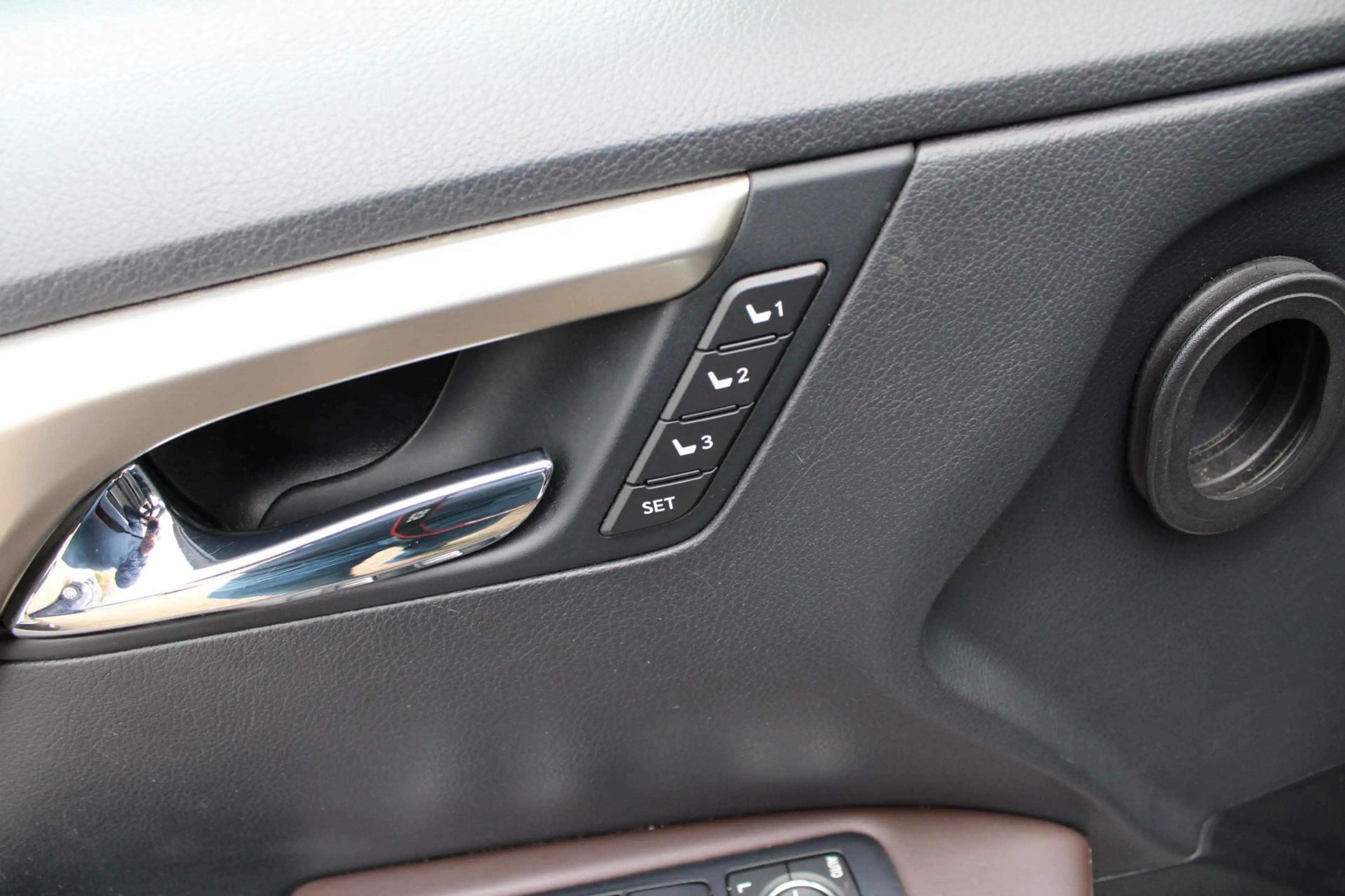 Lexus RX 450h 4WD President Line — photo 21