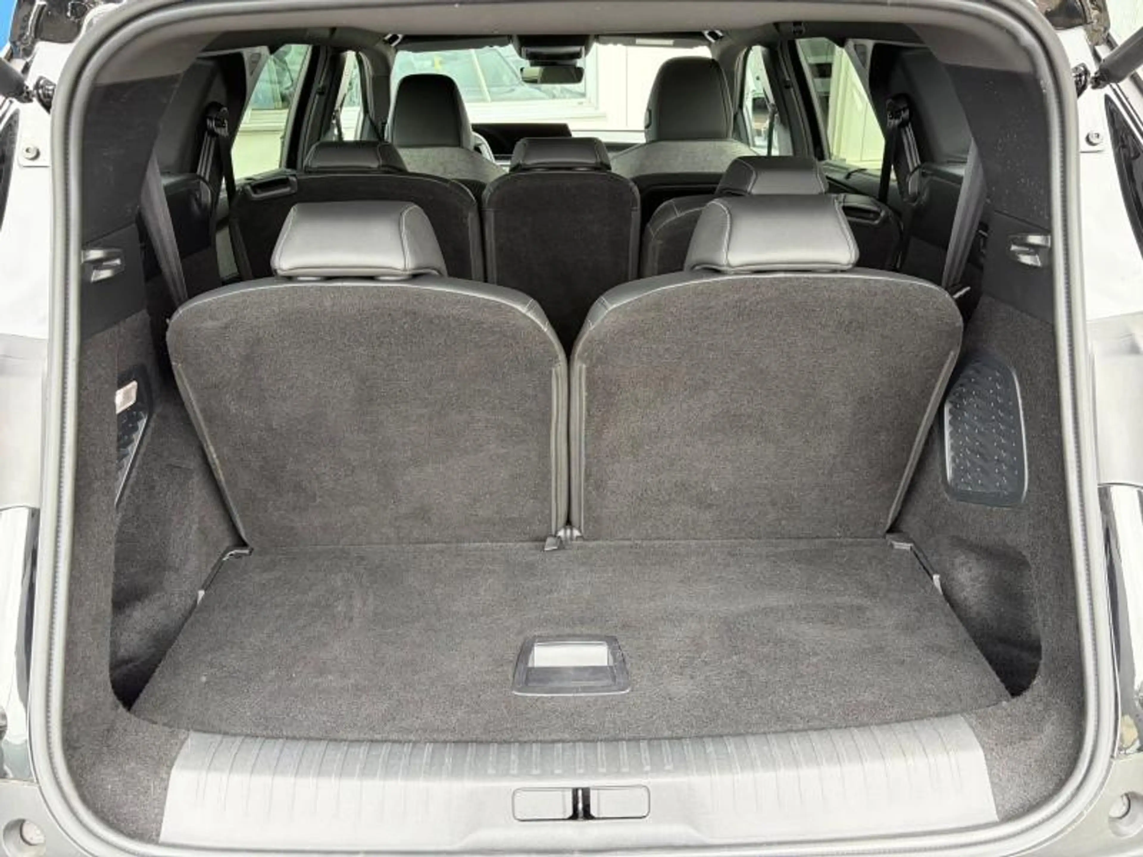 Peugeot 5008 GT — photo 10