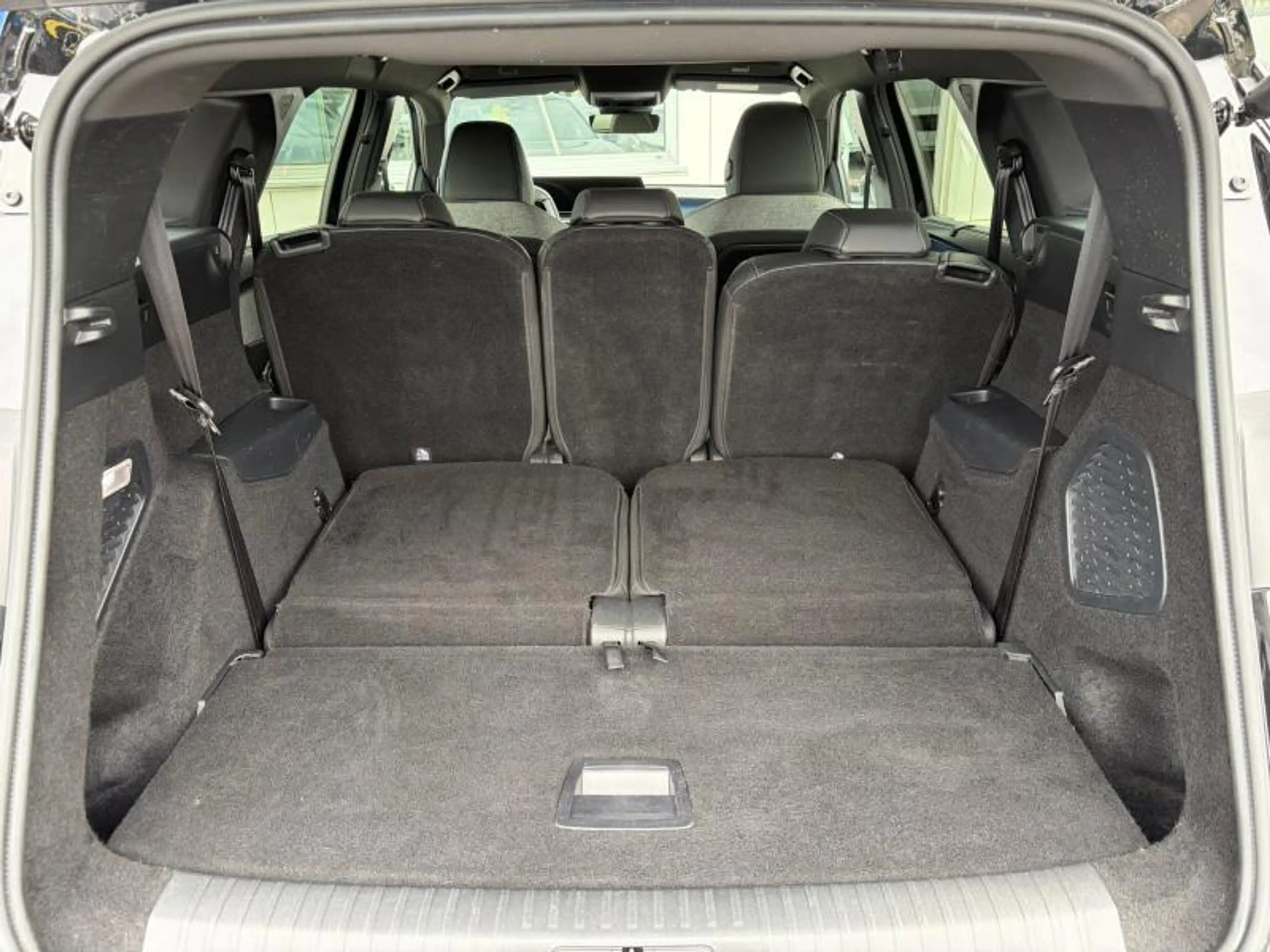 Peugeot 5008 GT — photo 9