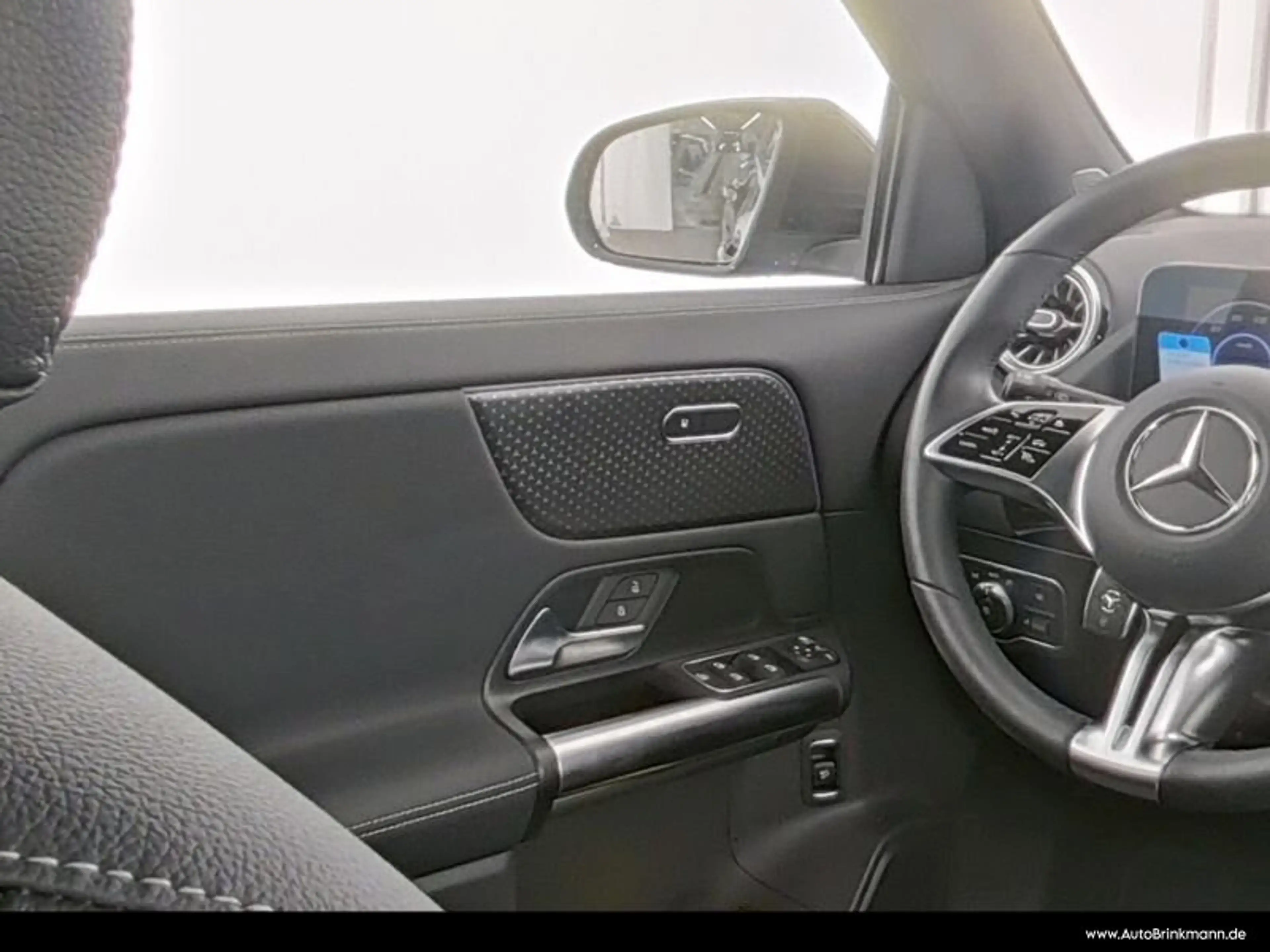 Mercedes-Benz EQA 250 EQA 250+ PROGRESSIVE/AHK/KAMERA/VZ-ASS/STANDHZG. — photo 9