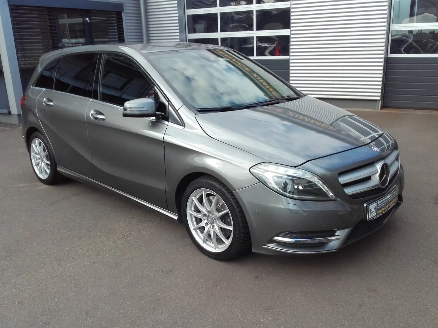 Mercedes-Benz B 250 B -Klasse B 250 Grijs - 2