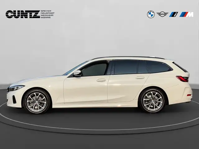 BMW 3 Series view 8