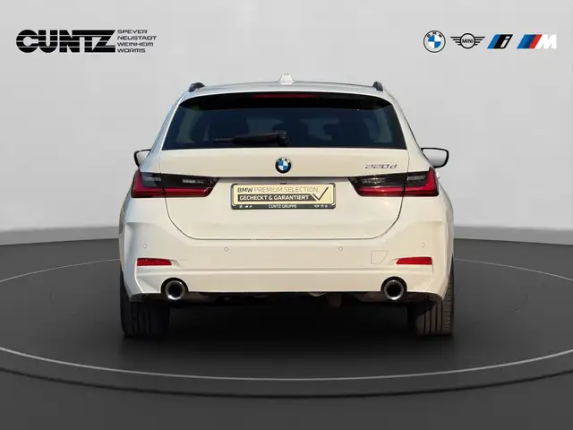 BMW 3 Series view 6
