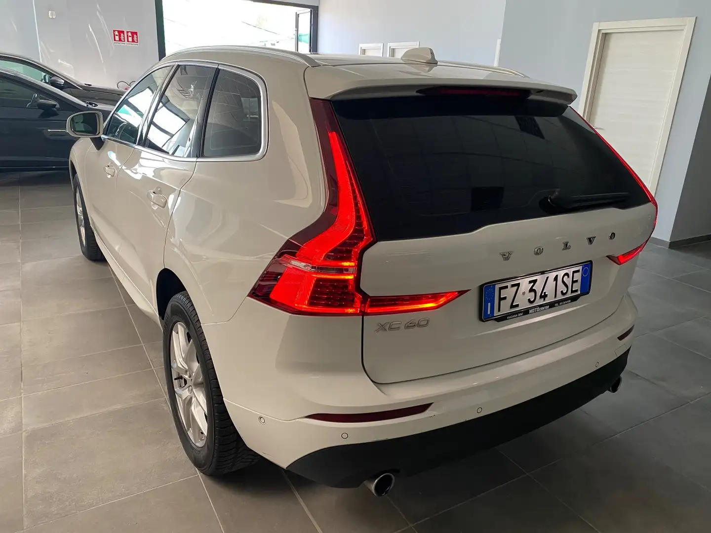 Volvo XC60 XC60 B4 (d) AWD Geartronic Business Plus Bianco - 2