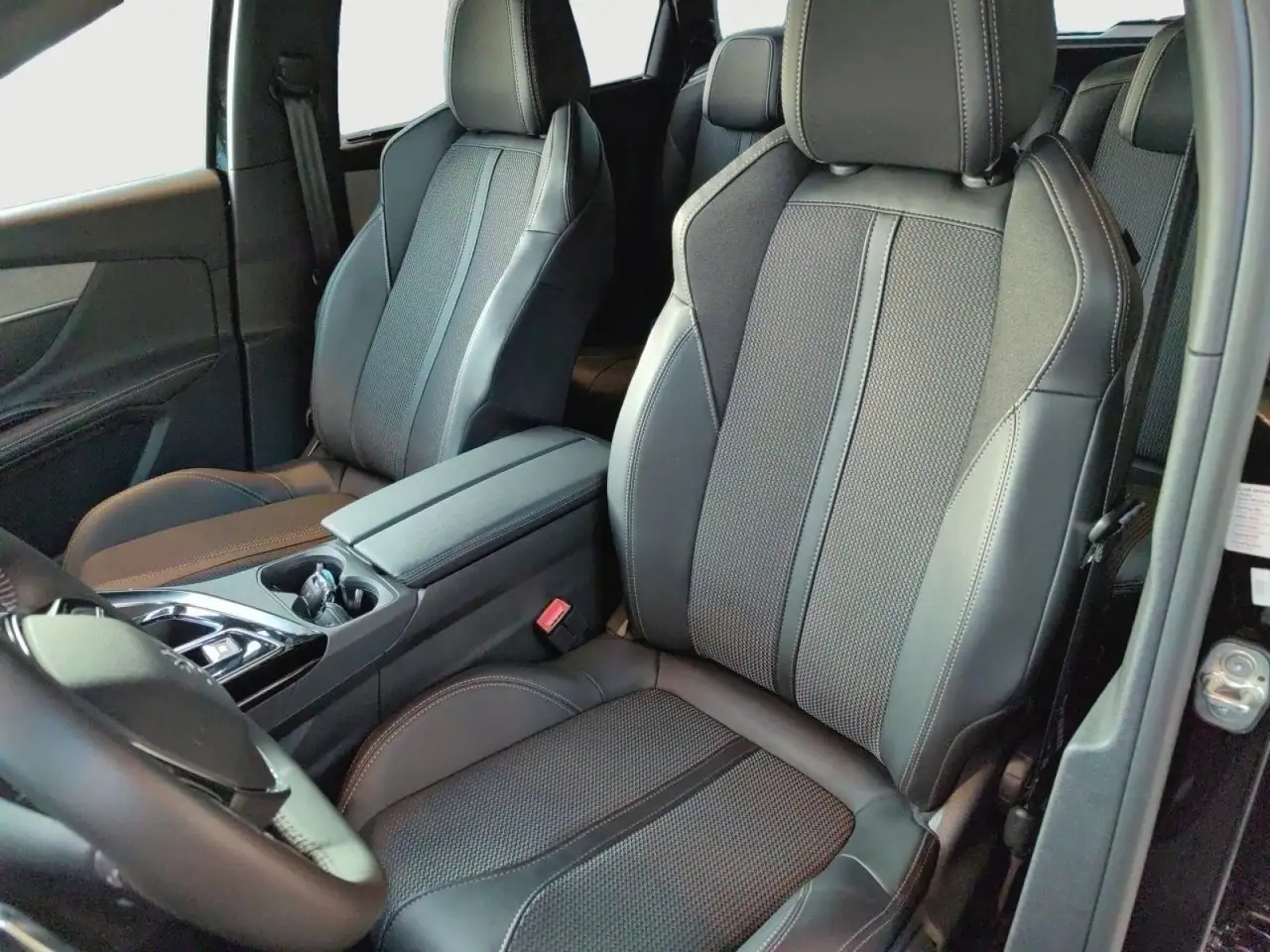 Peugeot 5008 Allure Pack BlueHDI EAT8 7-Sitzer, Navi 15