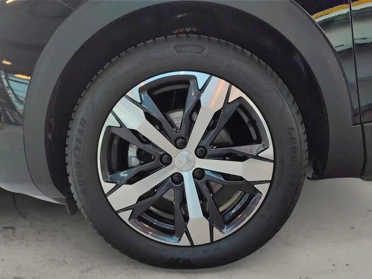 Peugeot 5008 Allure Pack BlueHDI EAT8 7-Sitzer, Navi 11