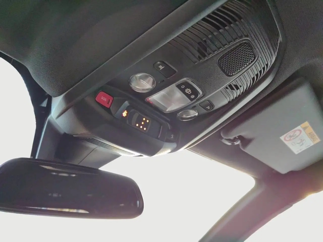 Peugeot 5008 Allure Pack BlueHDI EAT8 7-Sitzer, Navi 19