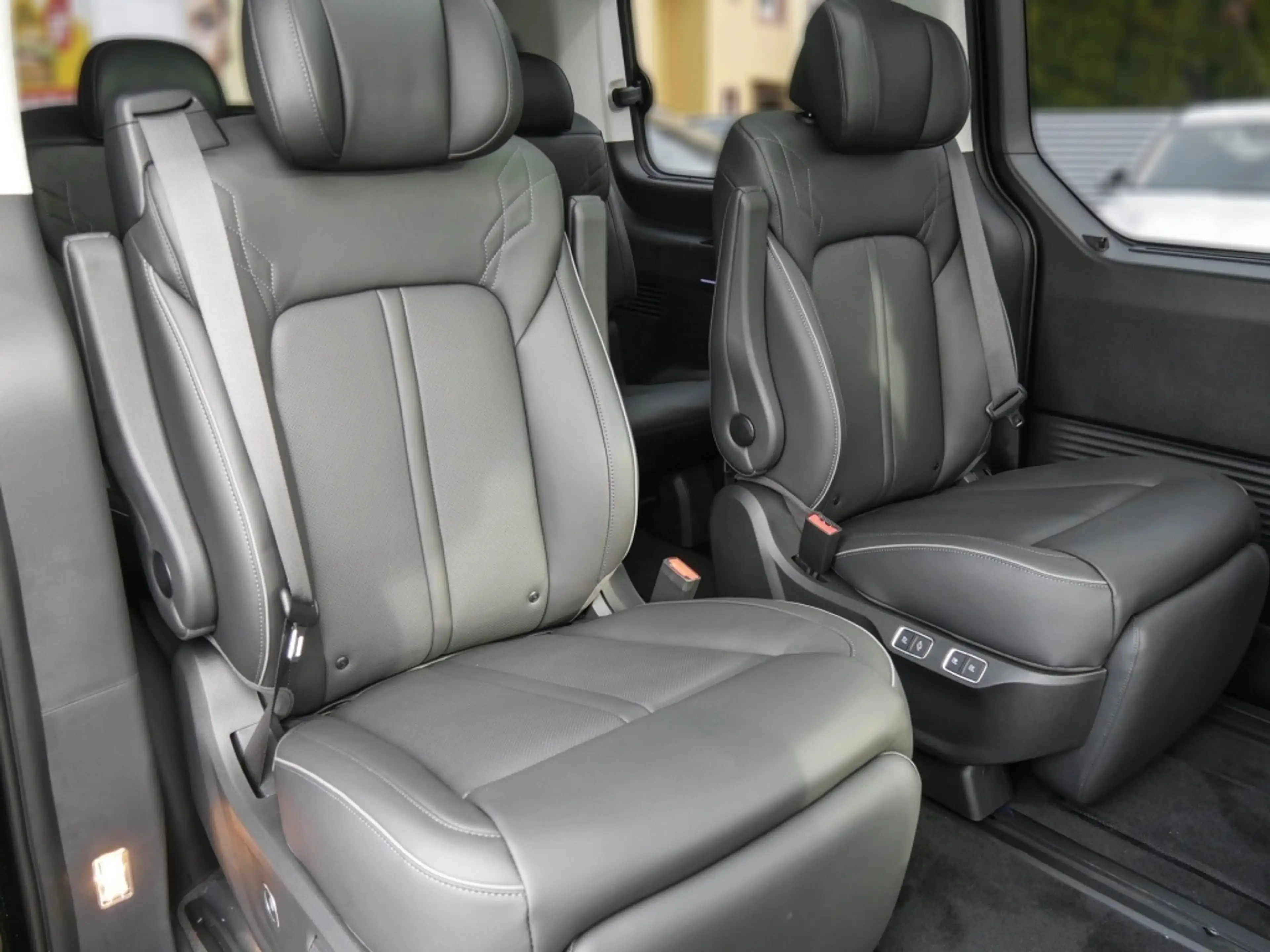Hyundai STARIA HEV 7-Sitzer 1.6 T-GDI 6-AT 2WD Signature — photo 5