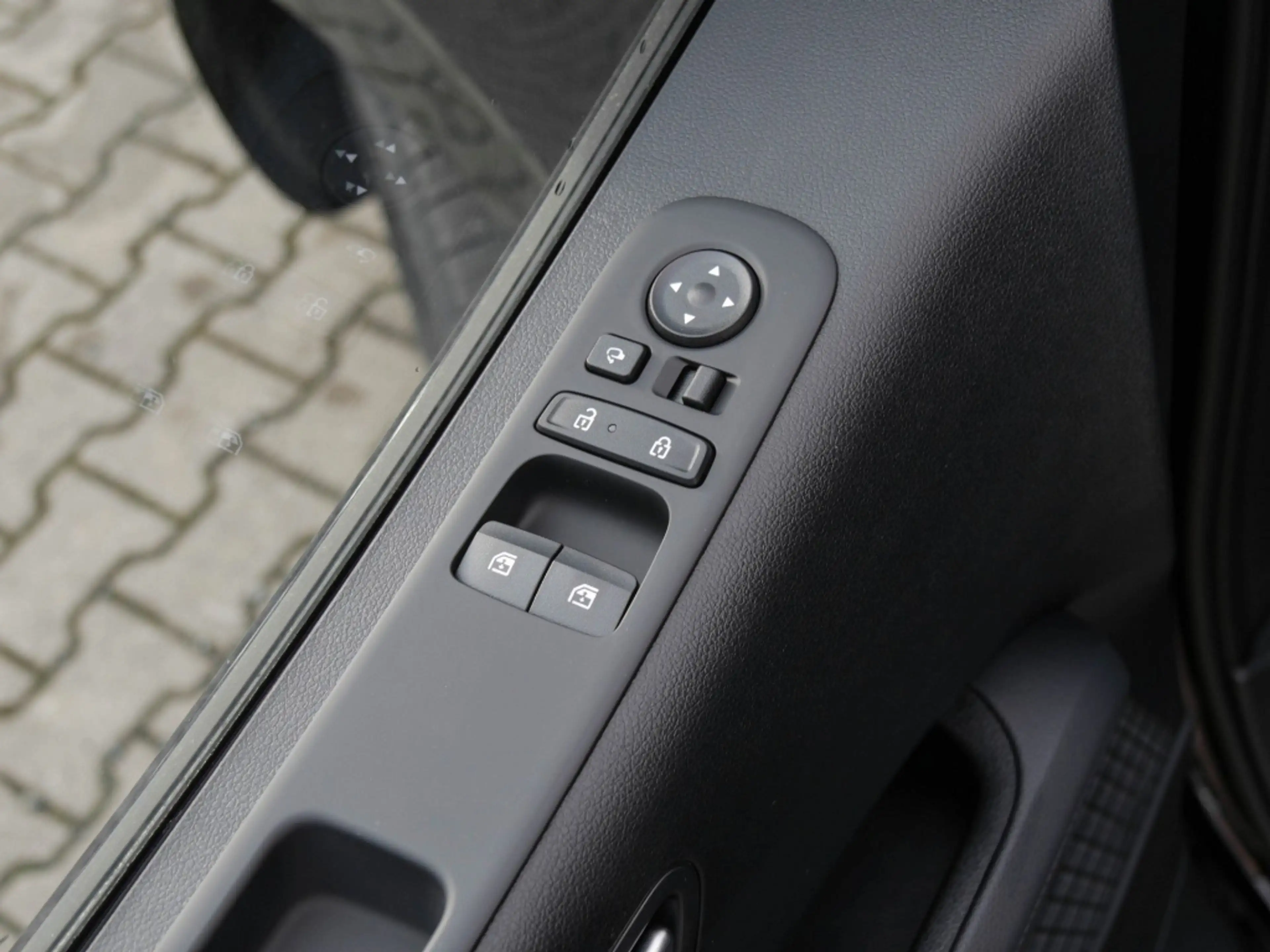 Hyundai STARIA HEV 7-Sitzer 1.6 T-GDI 6-AT 2WD Signature — photo 12
