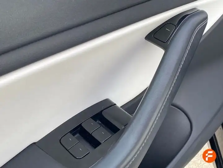 Tesla Model 3 2019, foto 26