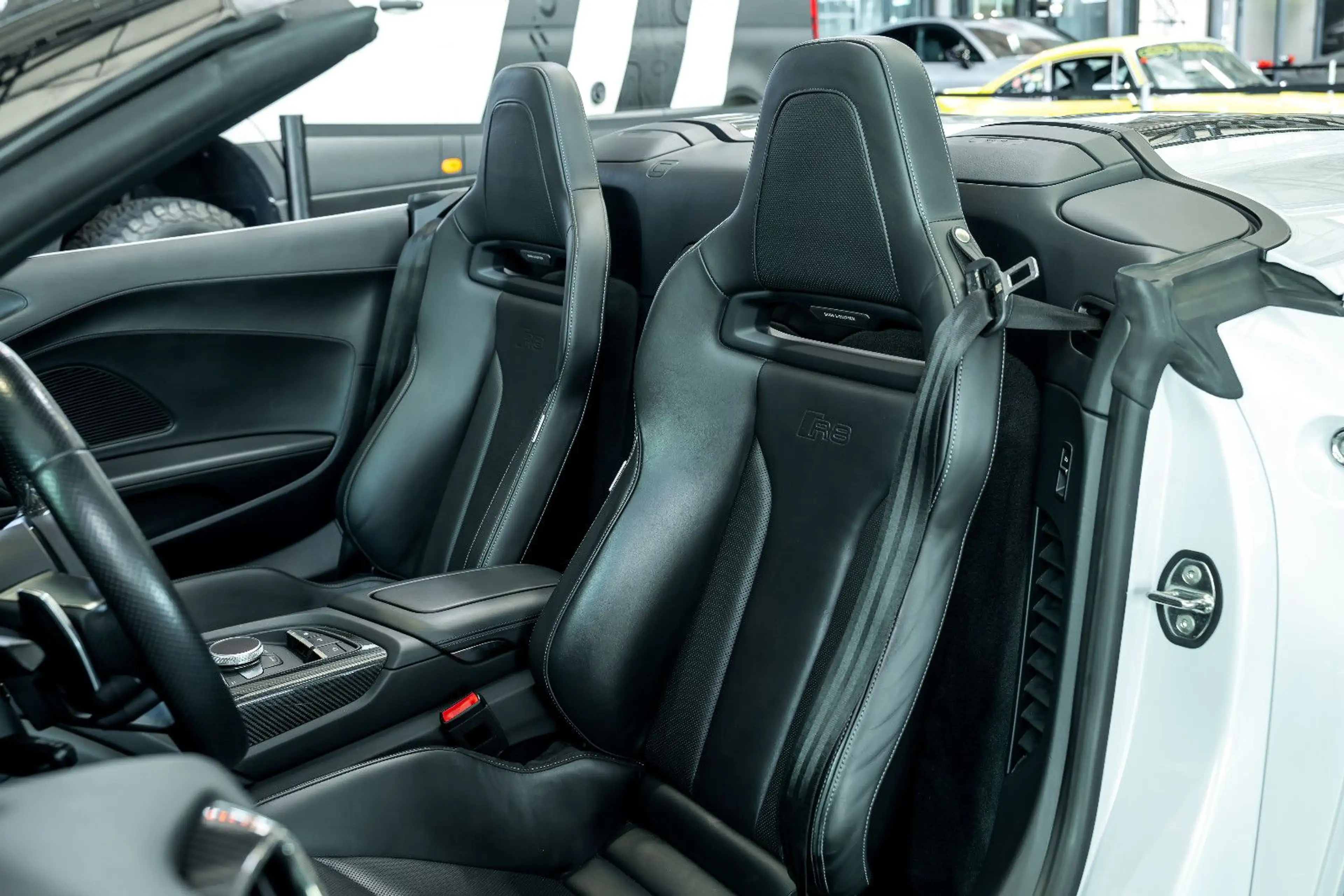 Audi R8 Spyder 5.2 FSI quattro performance 1-HAND — photo 15