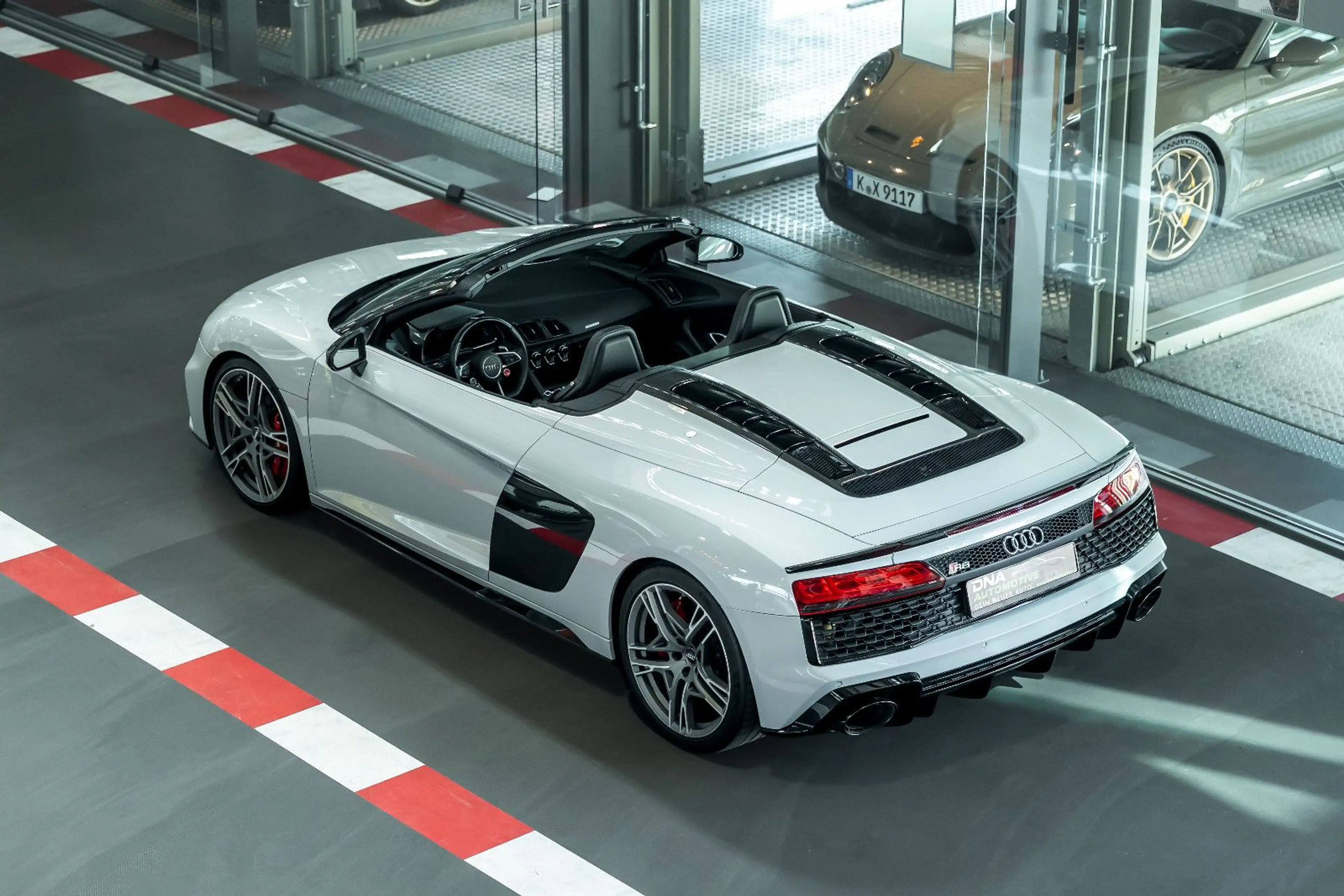 Audi R8 Spyder 5.2 FSI quattro performance 1-HAND — photo 3