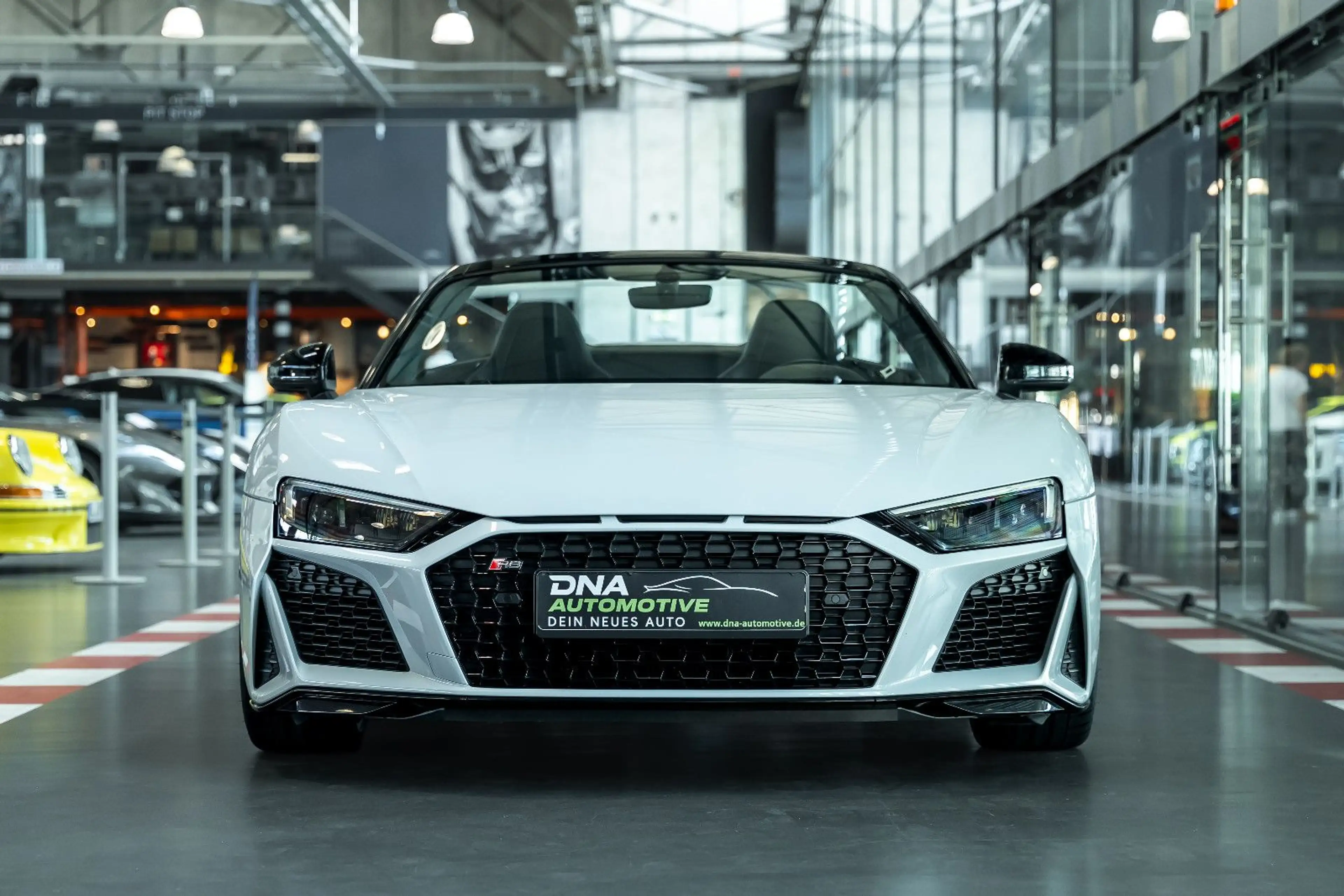 Audi R8 Spyder 5.2 FSI quattro performance 1-HAND — photo 10