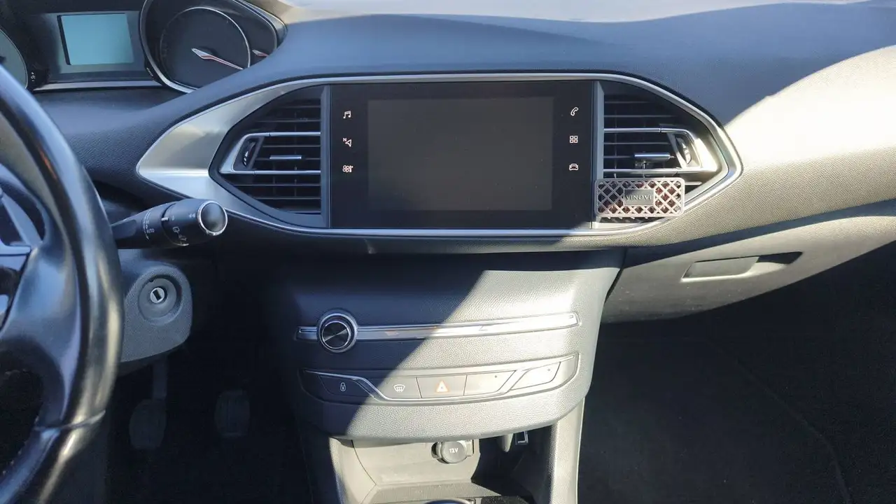 Peugeot 308 308 SW — photo 22