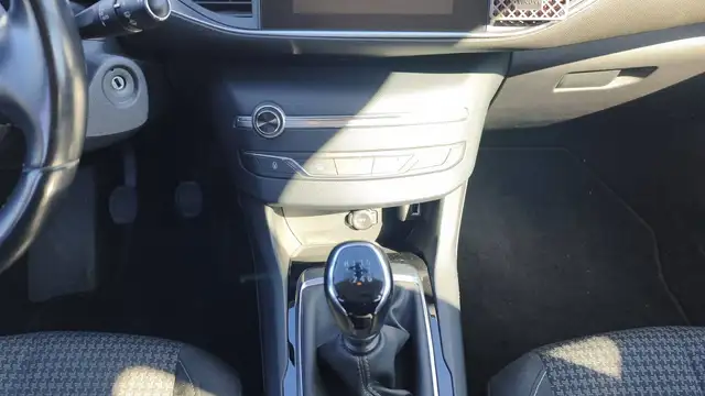 Peugeot 308 view 13