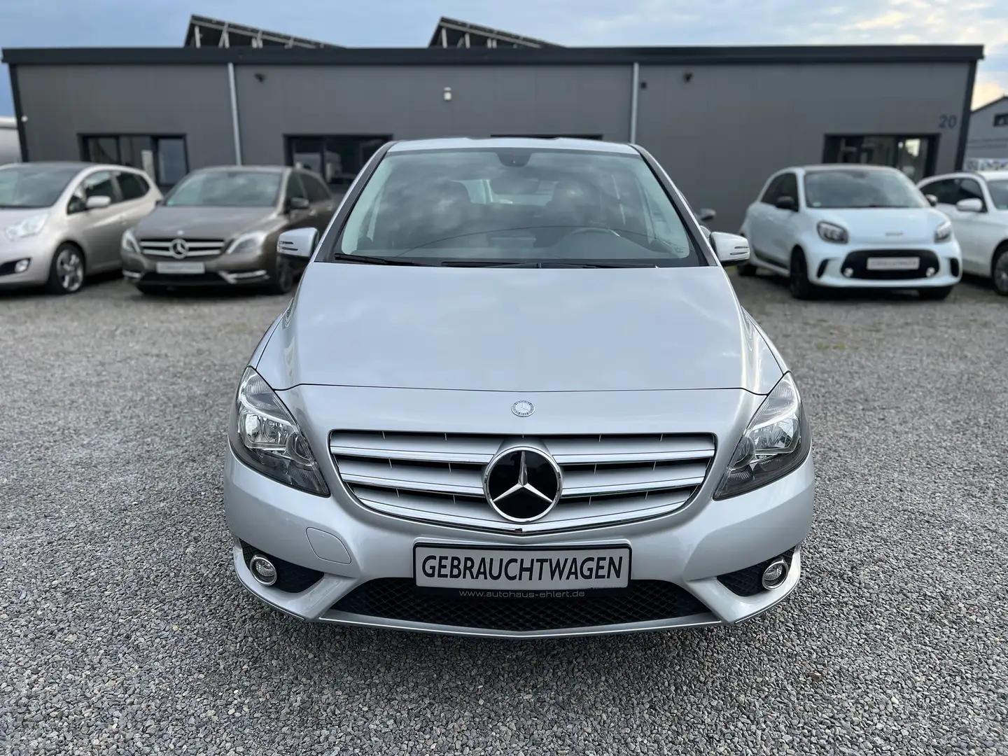 Mercedes-Benz B 180 Chrom Klima Navi Sitzheizung Alu nur 29 Tkm Argent - 2