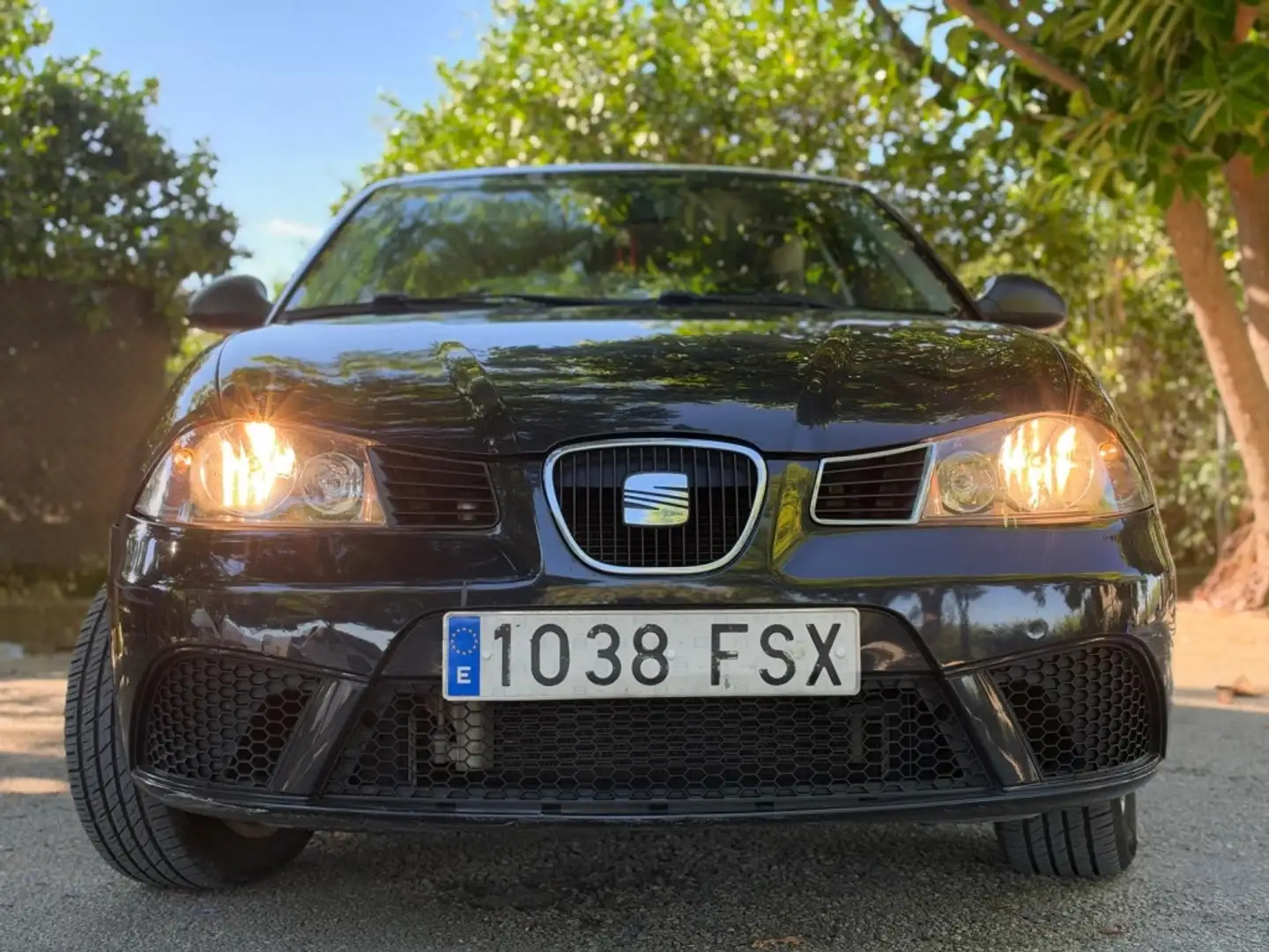 SEAT Ibiza 1.4 16v Hit 85 Negro - 2