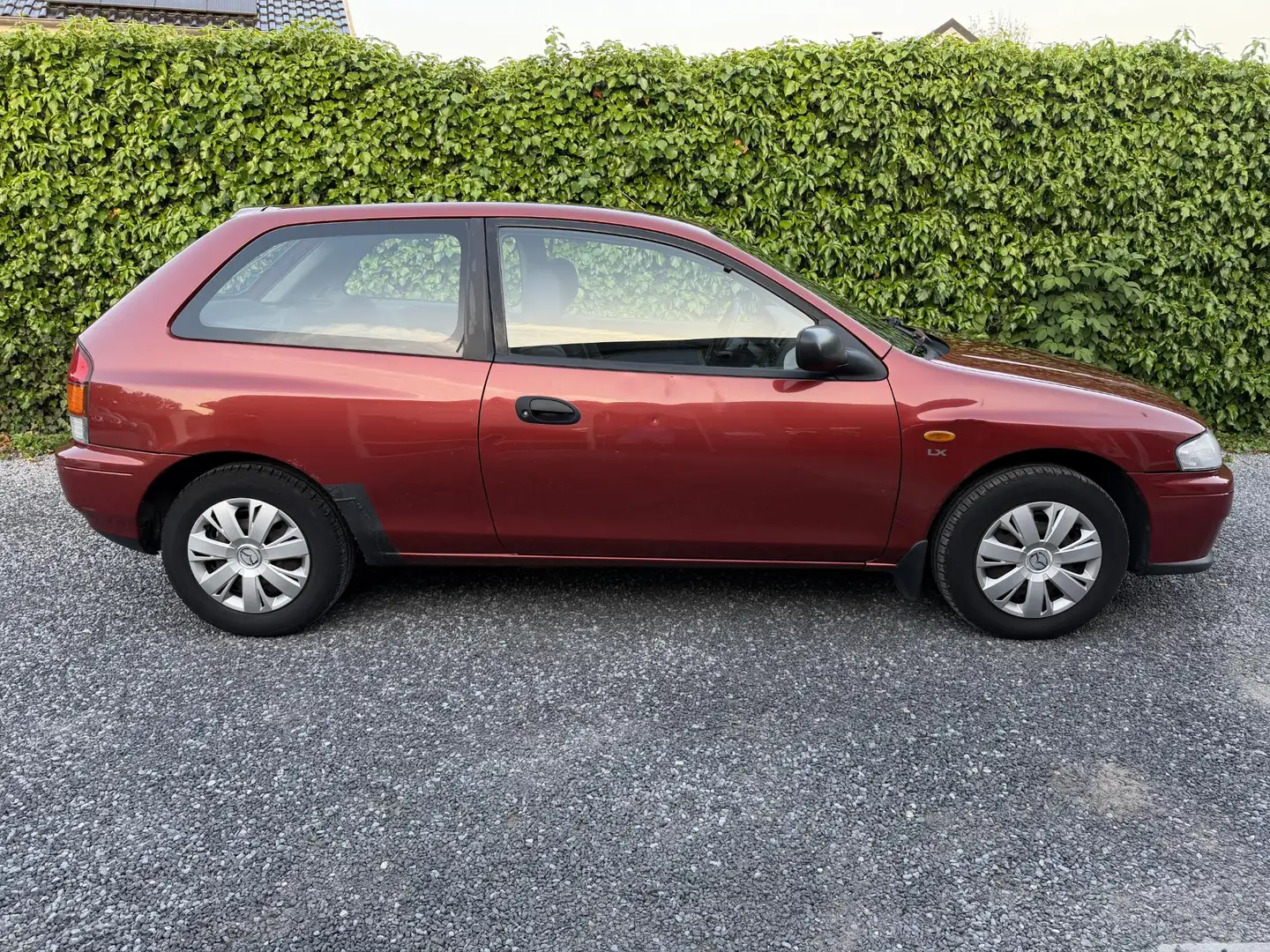 Mazda 323 1.5i P LX | Trekhaak | Radio / CD | APK tot 05-10- Rot - 2